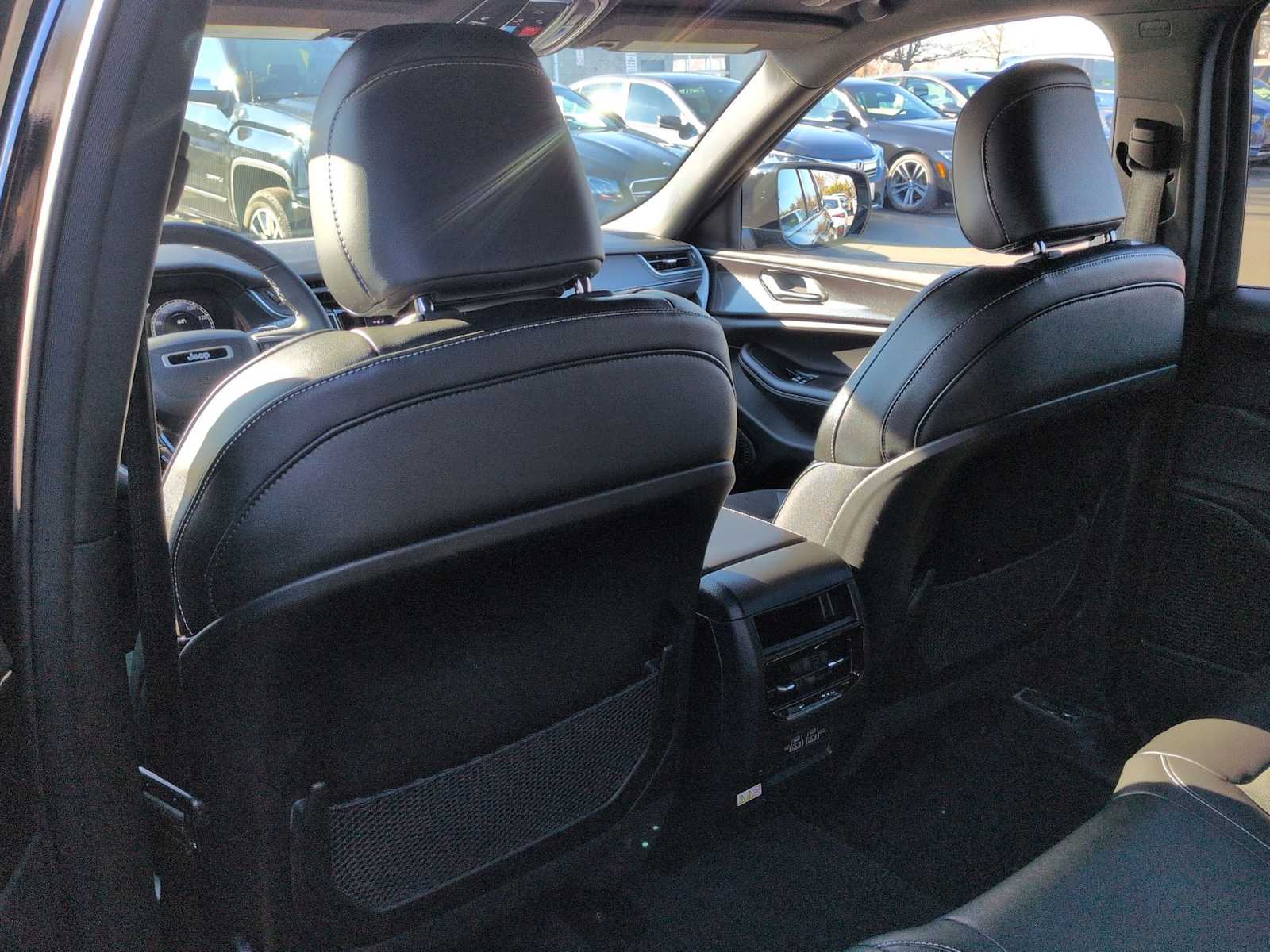 Thumbnail: 2023 Jeep Grand Cherokee - 17