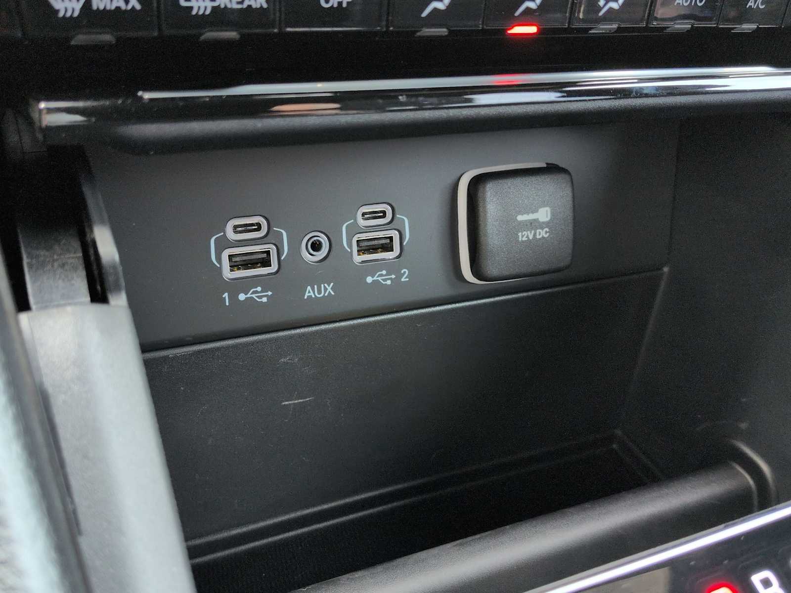 Thumbnail: 2025 Jeep Grand Cherokee - 32