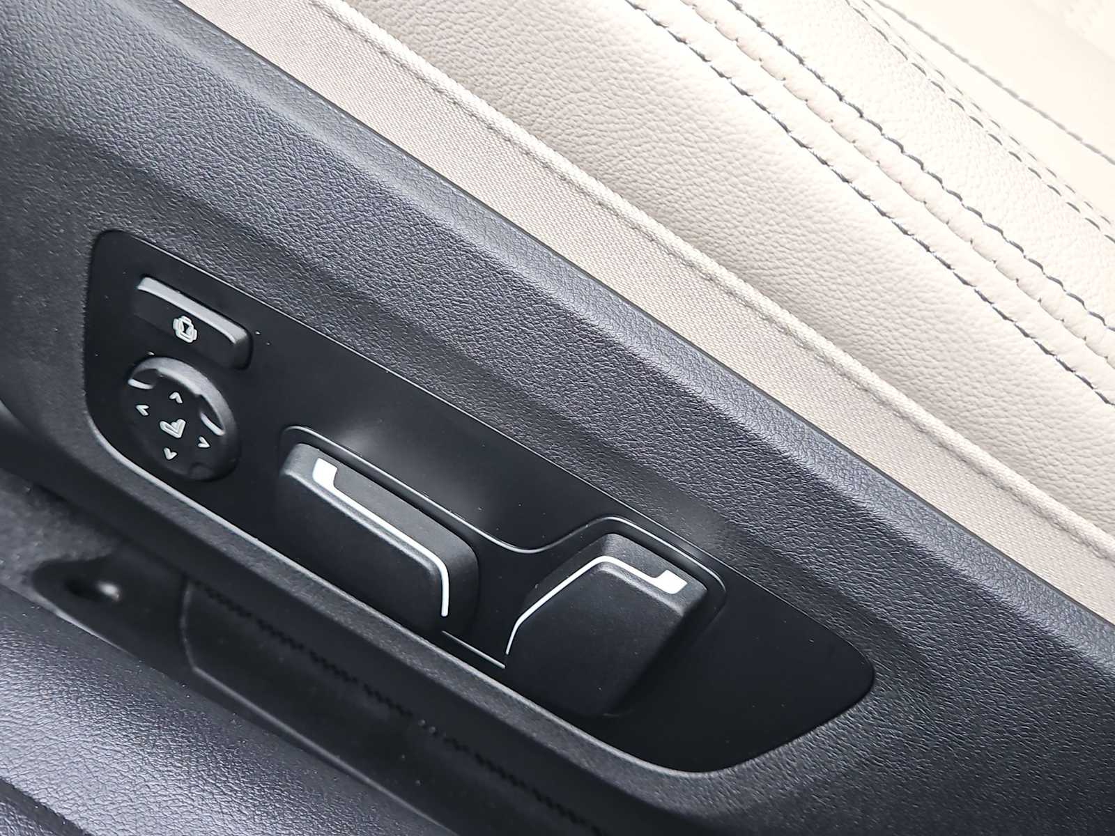 Thumbnail: 2026 BMW 4 Series - 16