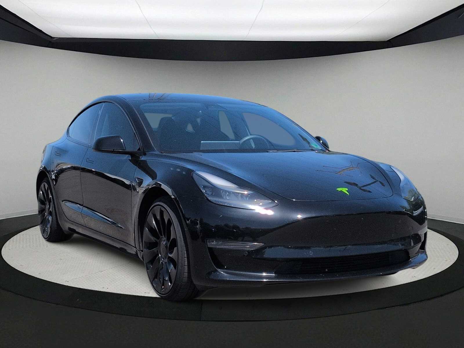 Thumbnail: 2022 Tesla Model 3 - 2
