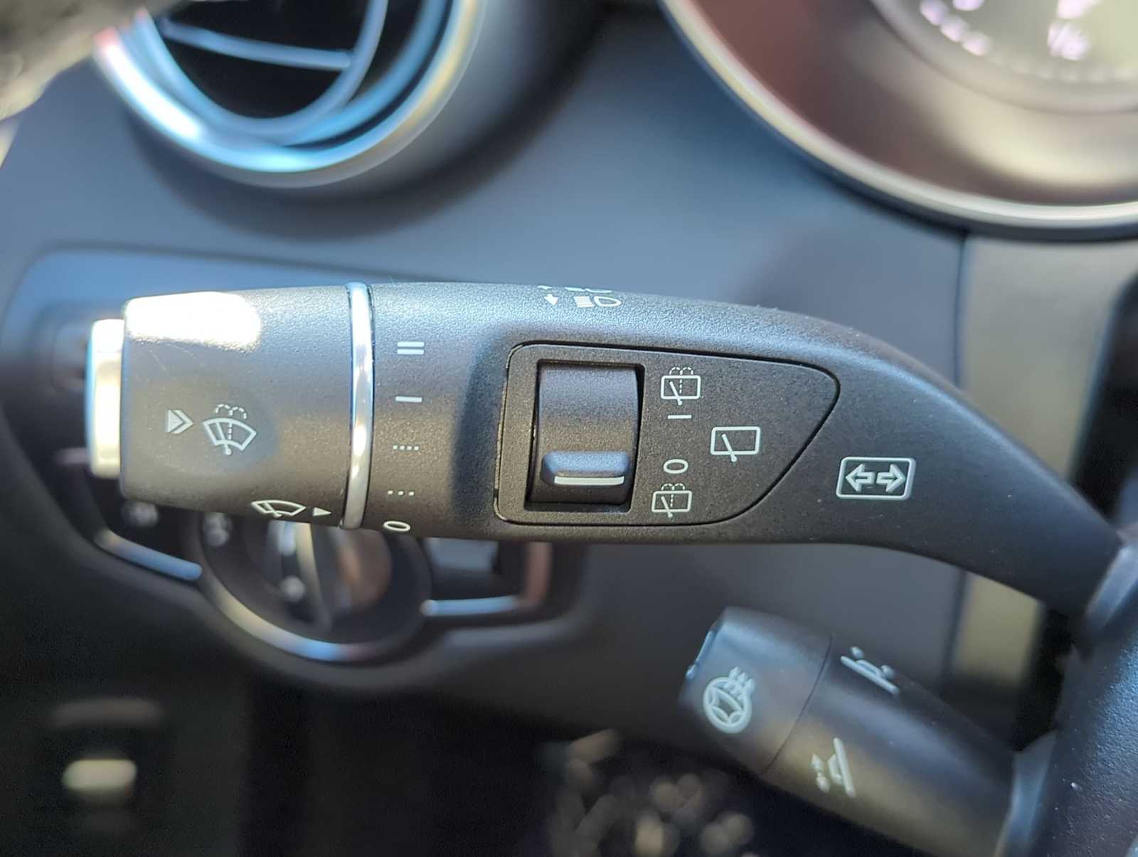 Thumbnail: 2022 Mercedes-Benz GLC - 27