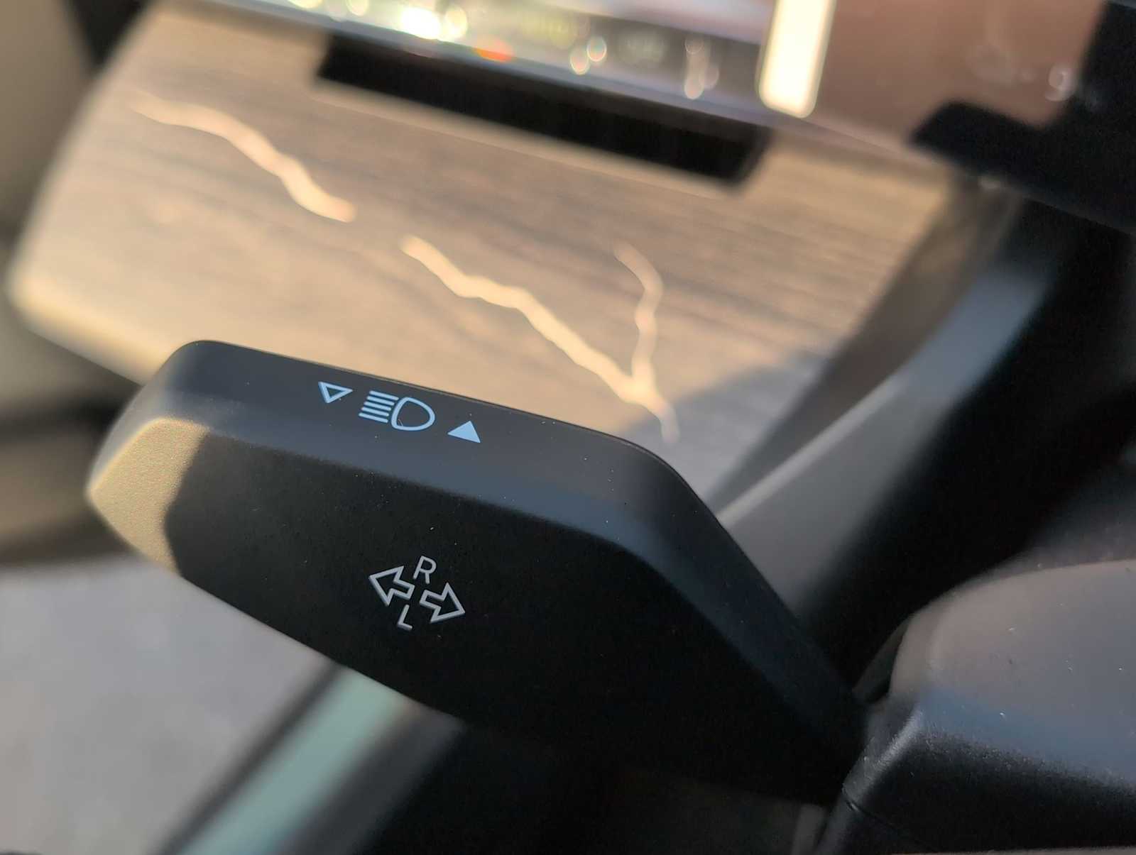 Thumbnail: 2026 BMW i5 - 25