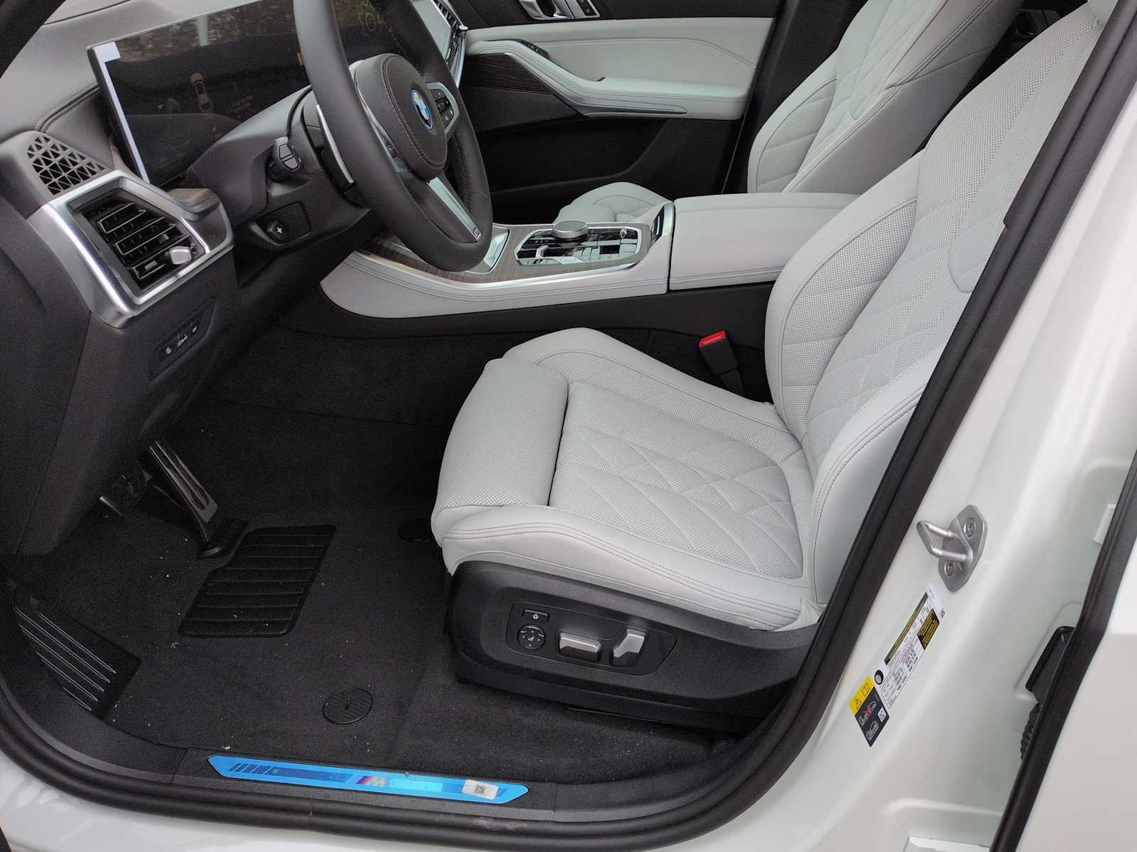 Thumbnail: 2026 BMW X5 - 17
