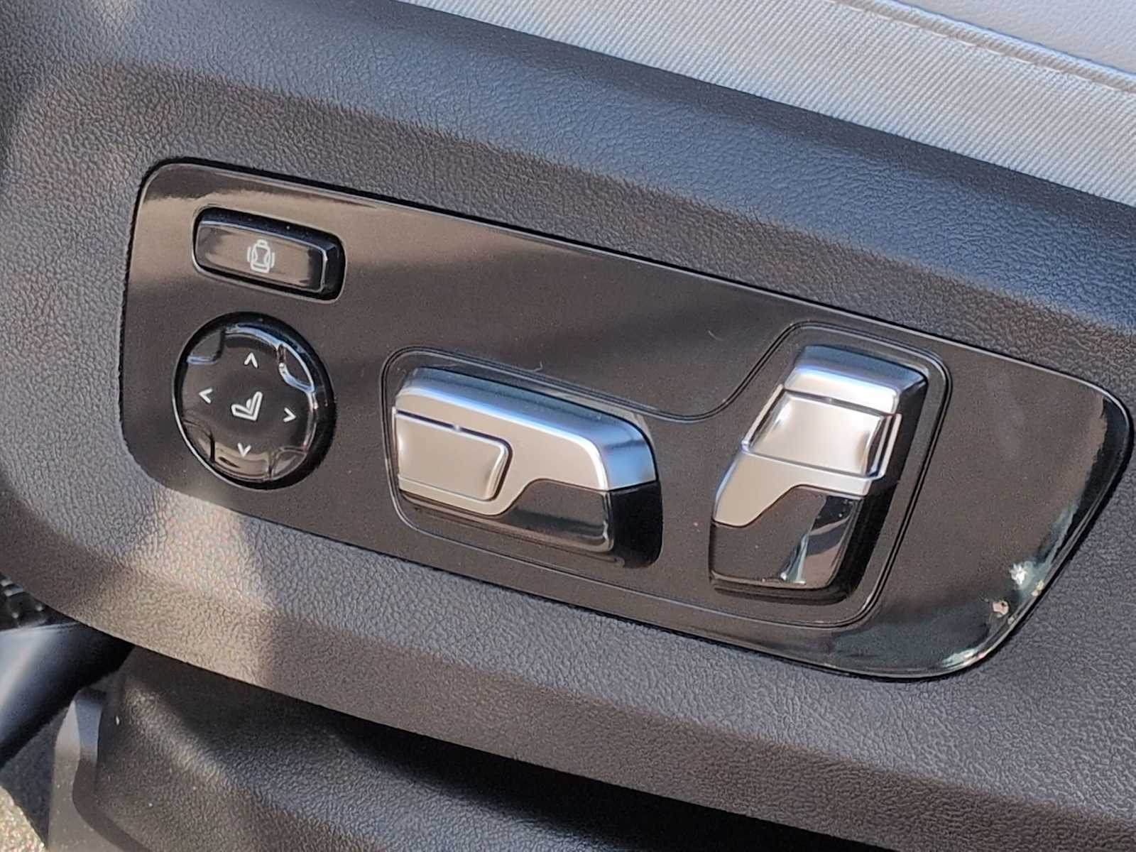Thumbnail: 2026 BMW X7 - 18