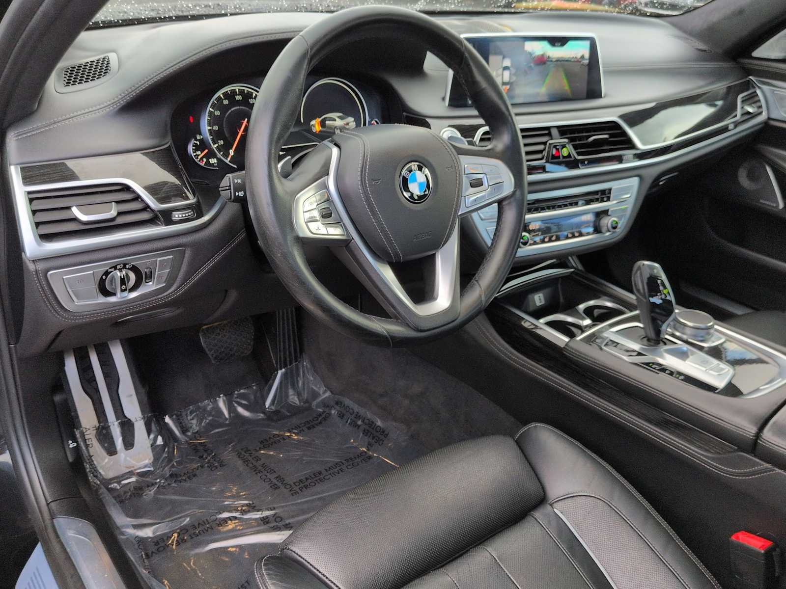 Thumbnail: 2016 BMW 7 Series - 16