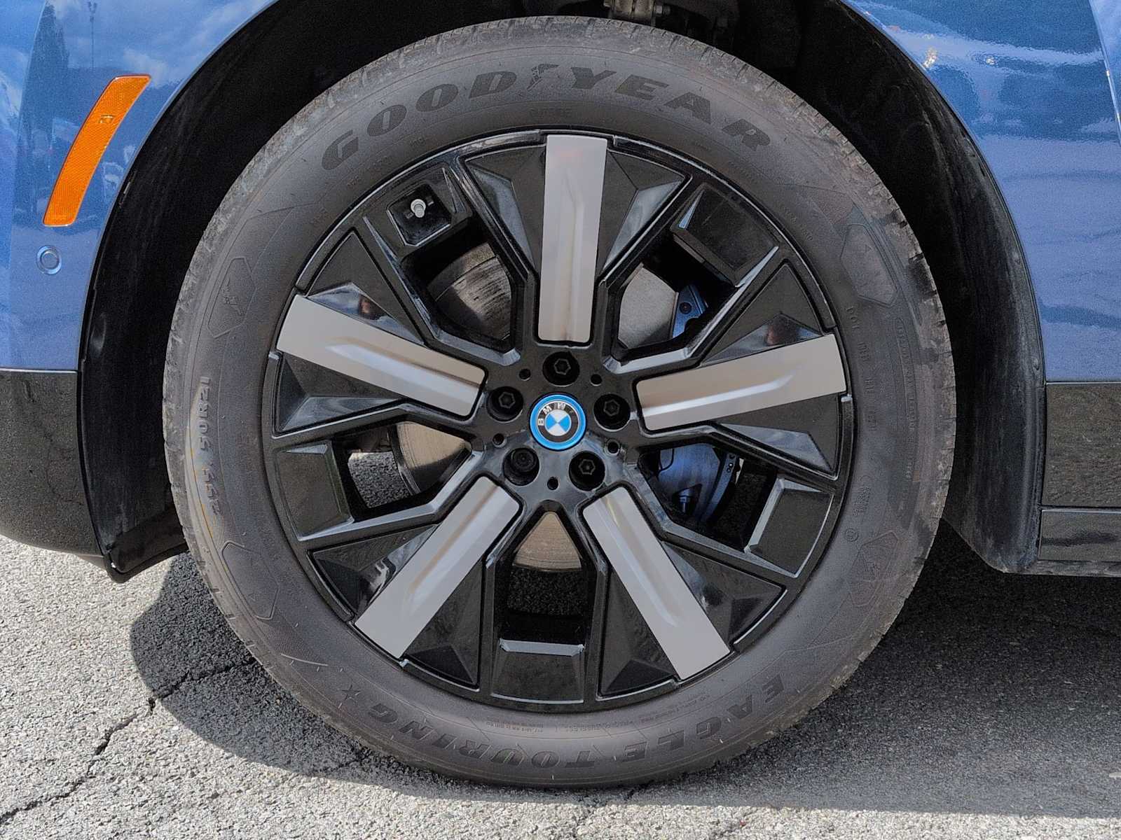 Thumbnail: 2025 BMW iX - 14