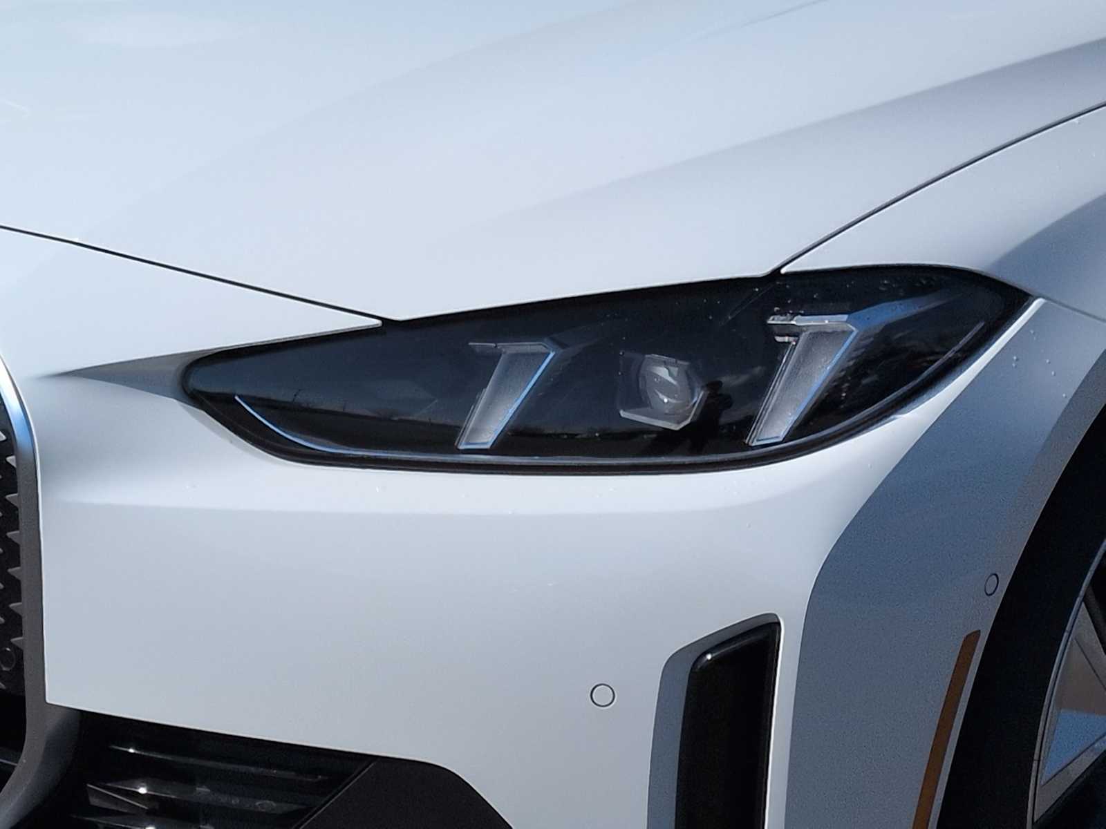 Thumbnail: 2026 BMW i4 - 11