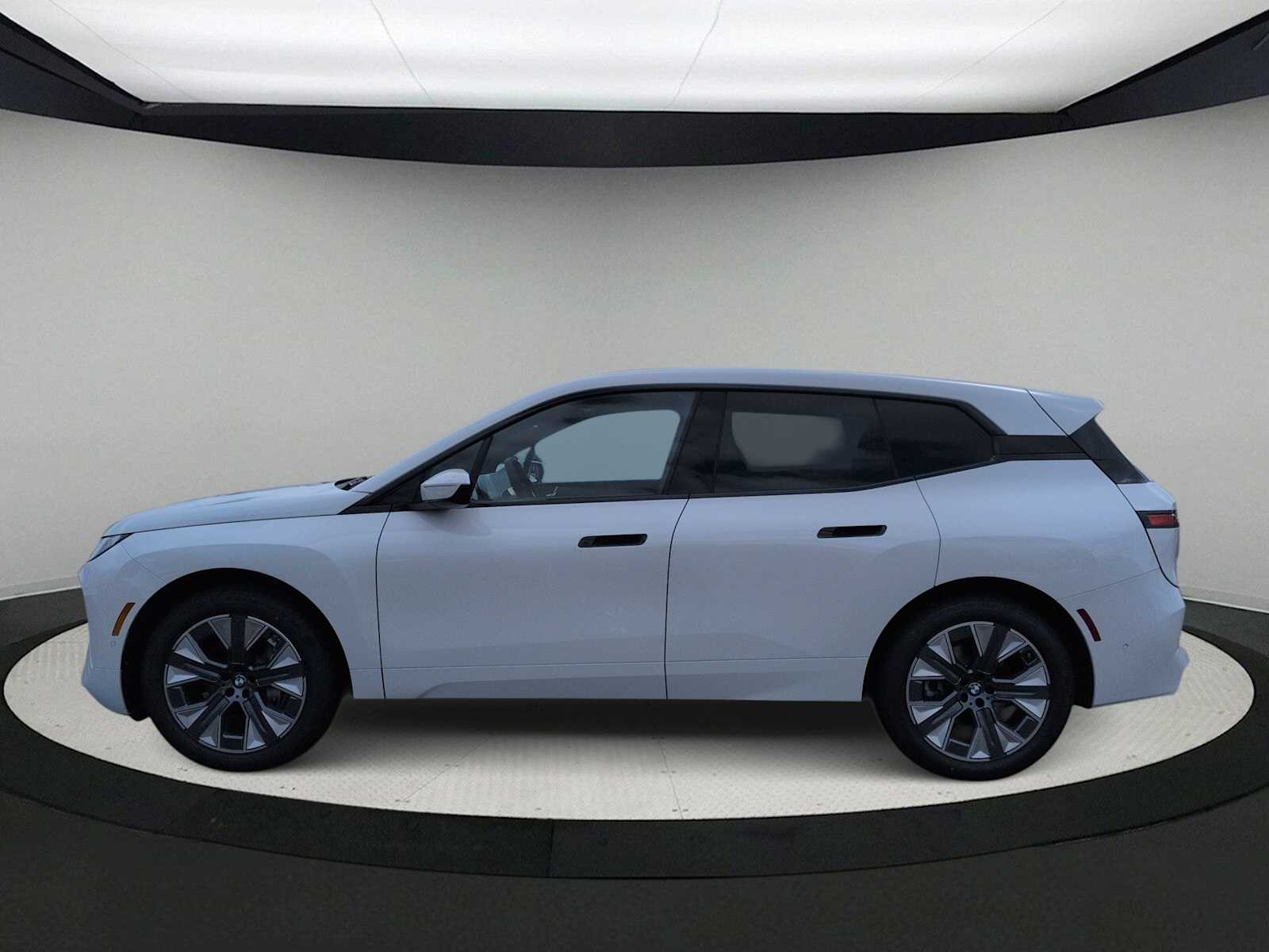 Thumbnail: 2026 BMW iX - 5