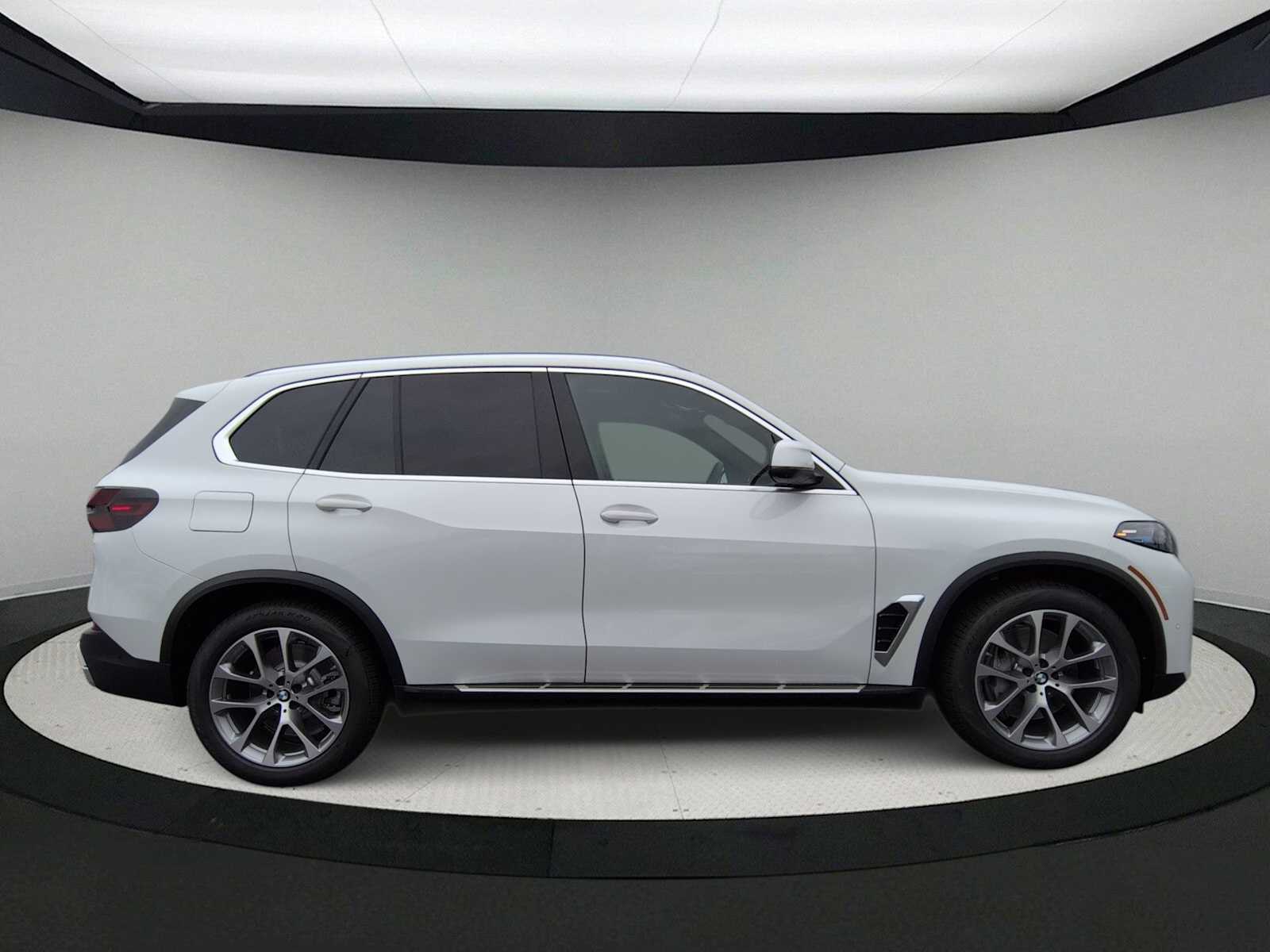 Thumbnail: 2026 BMW X5 - 9