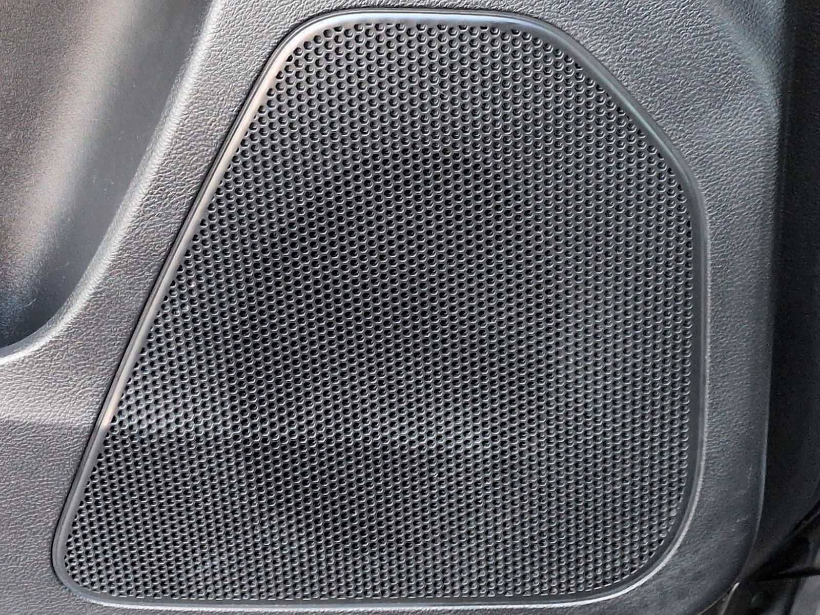 Thumbnail: 2016 Jeep Cherokee - 33