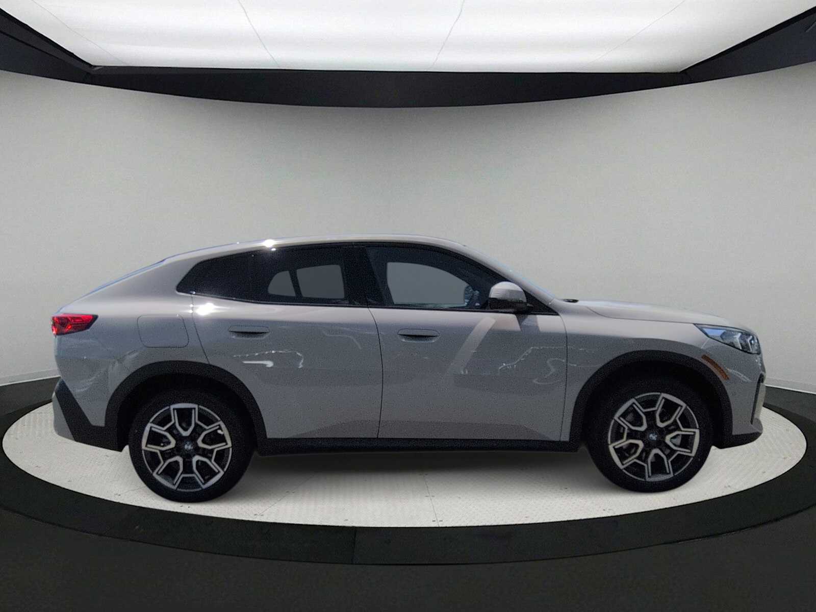 Thumbnail: 2026 BMW X2 - 9
