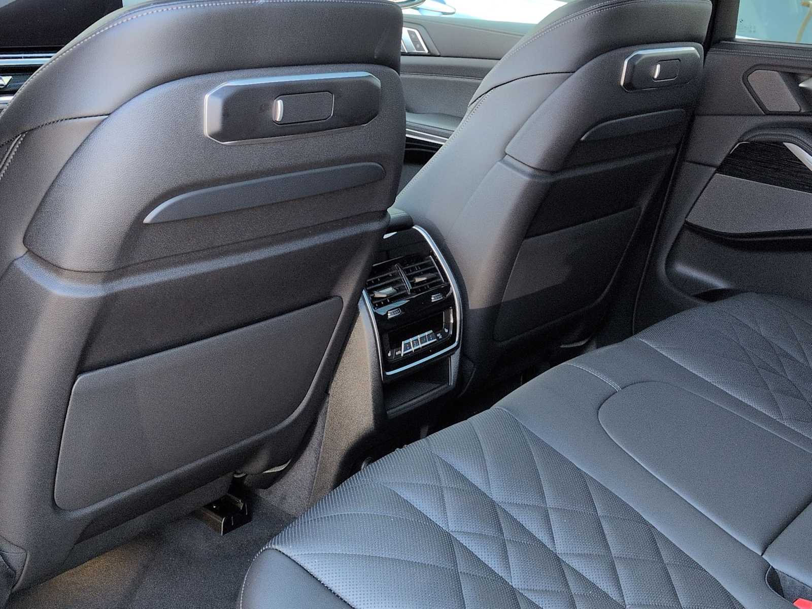 Thumbnail: 2026 BMW X5 - 19