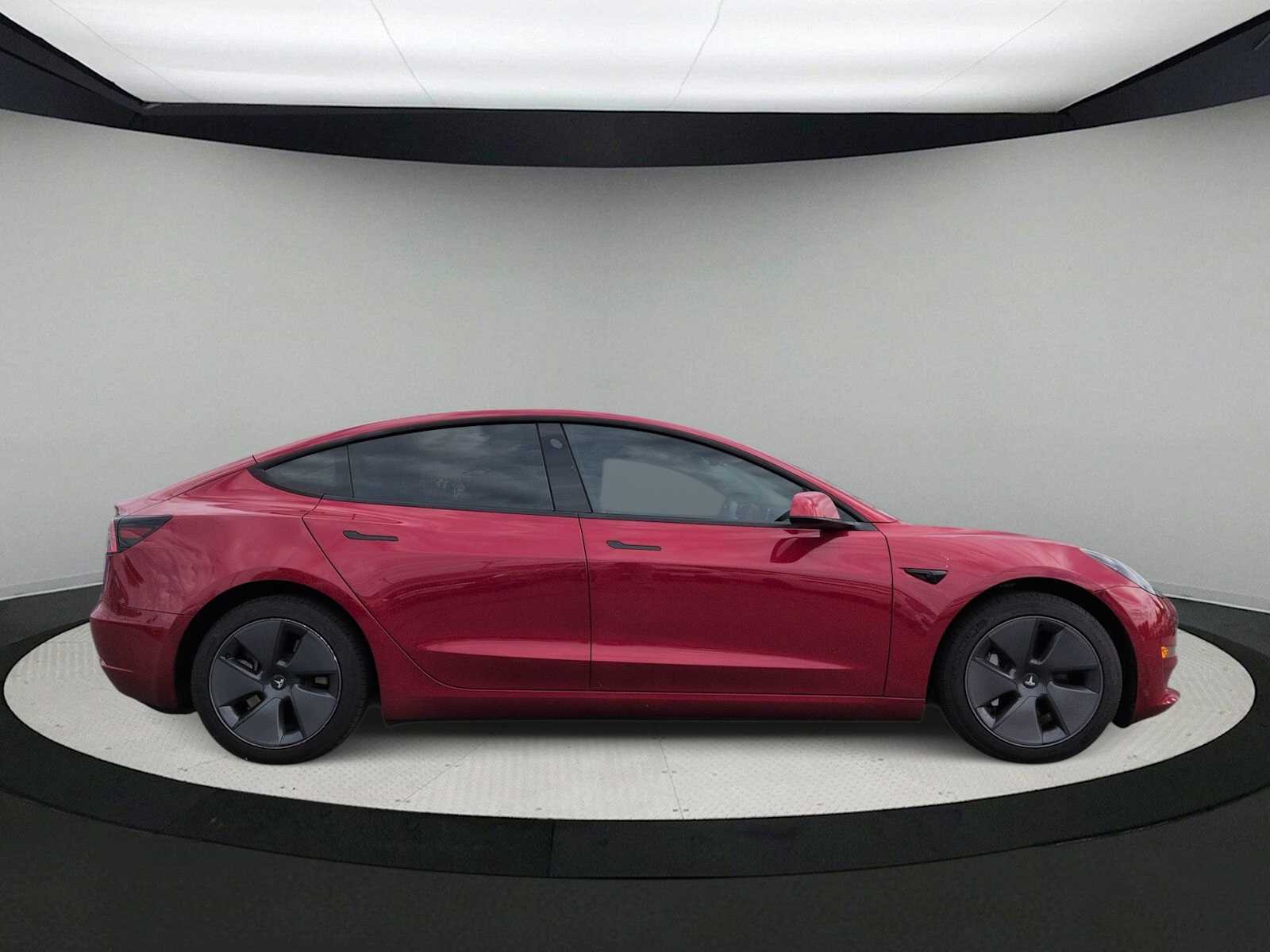 Thumbnail: 2023 Tesla Model 3 - 9