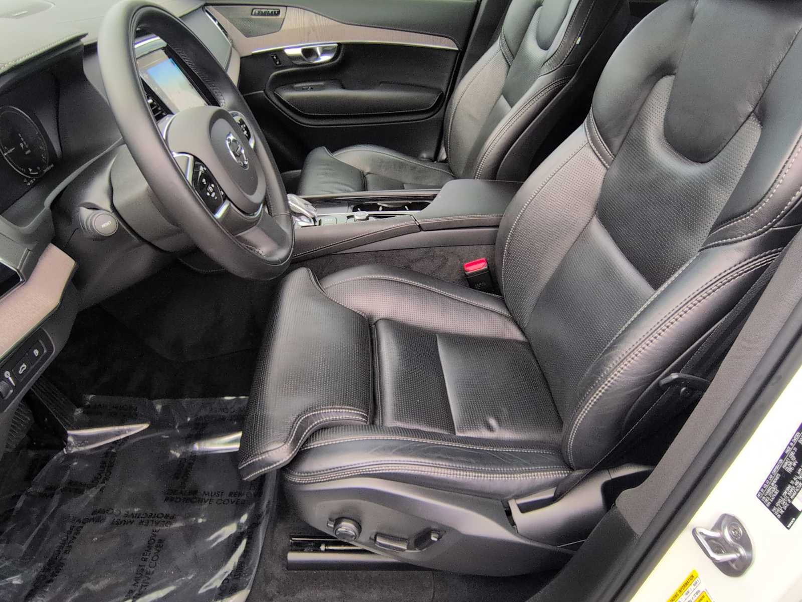 Thumbnail: 2022 Volvo XC90 - 17