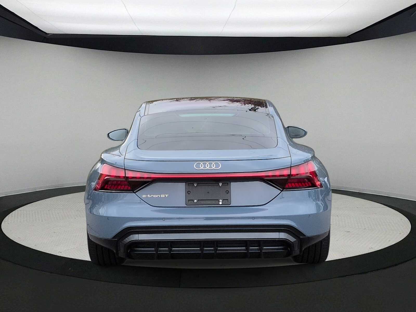 Thumbnail: 2023 Audi e-tron GT - 7