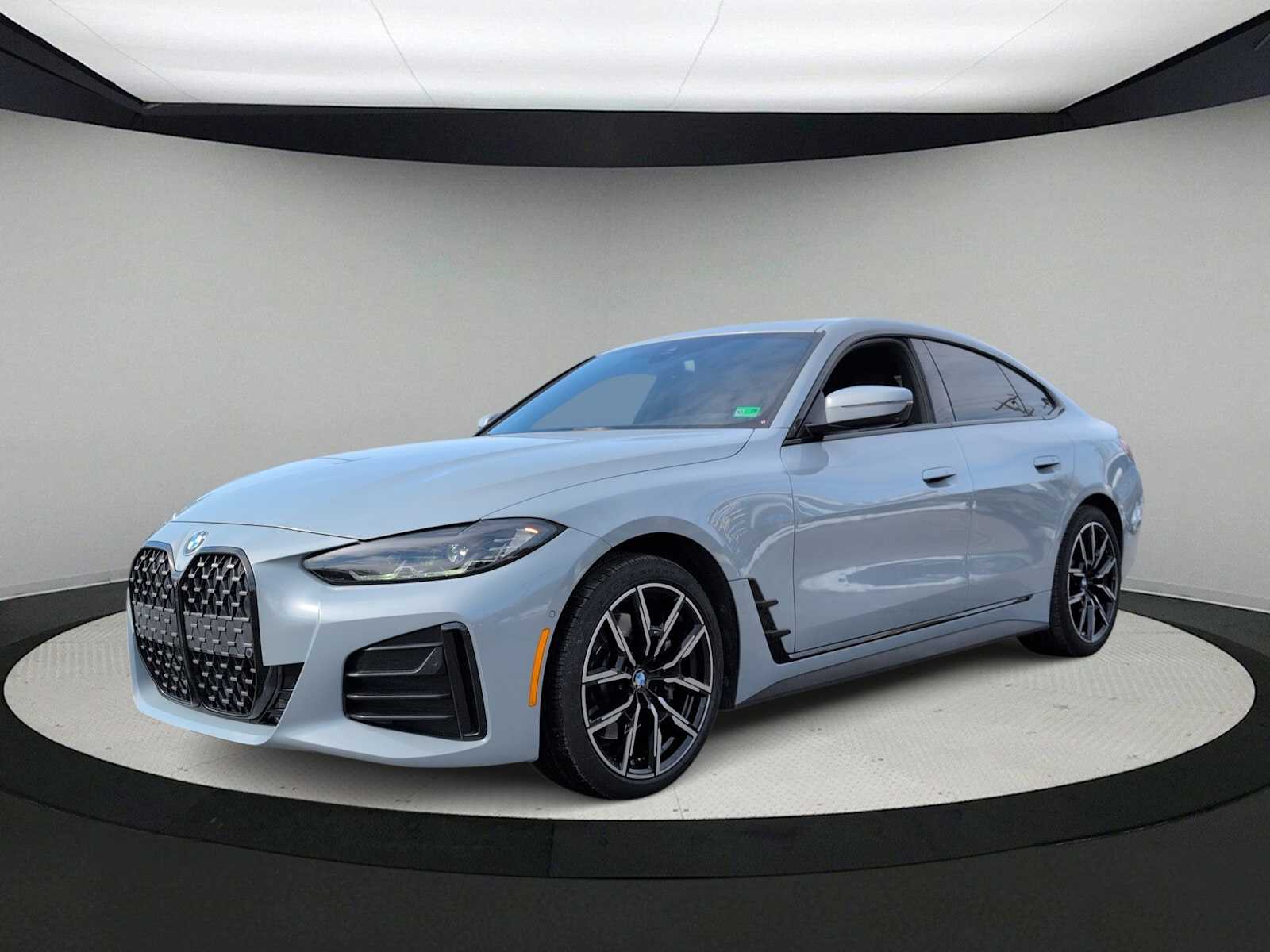 Thumbnail: 2022 BMW 4 Series - 4