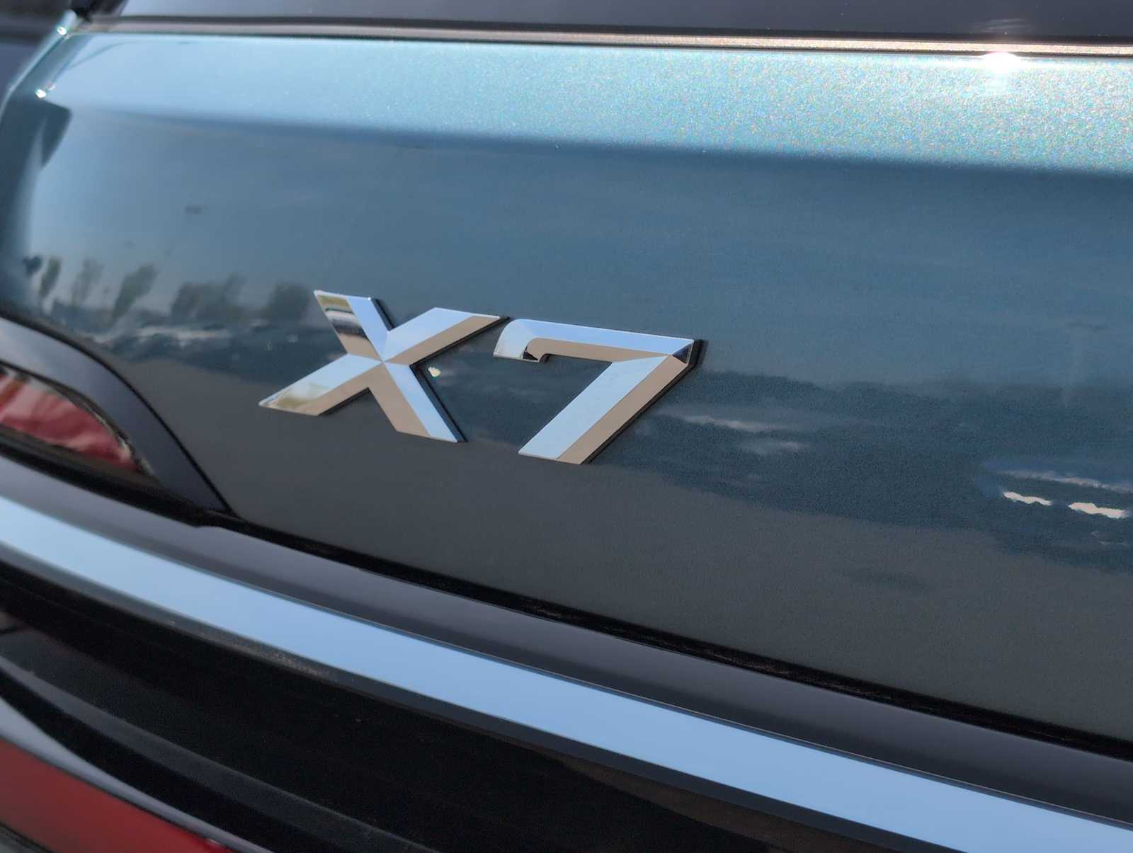 Thumbnail: 2026 BMW X7 - 13