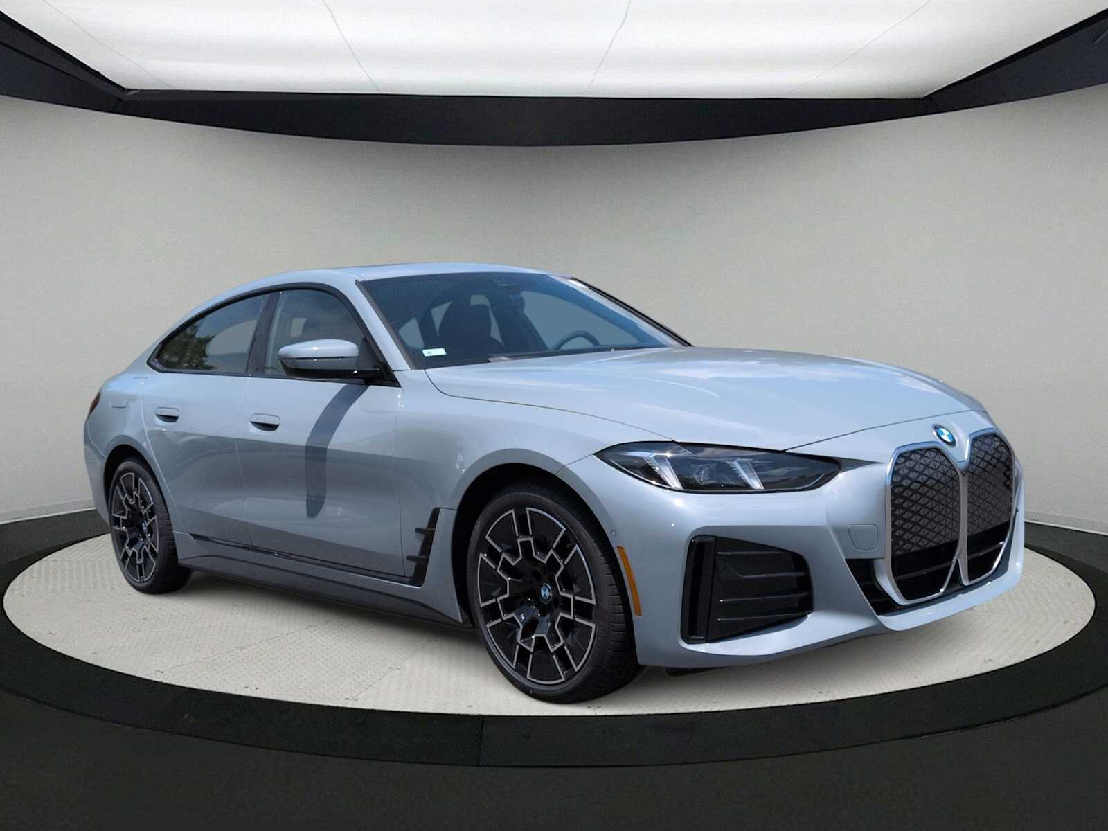 Thumbnail: 2026 BMW i4 - 2