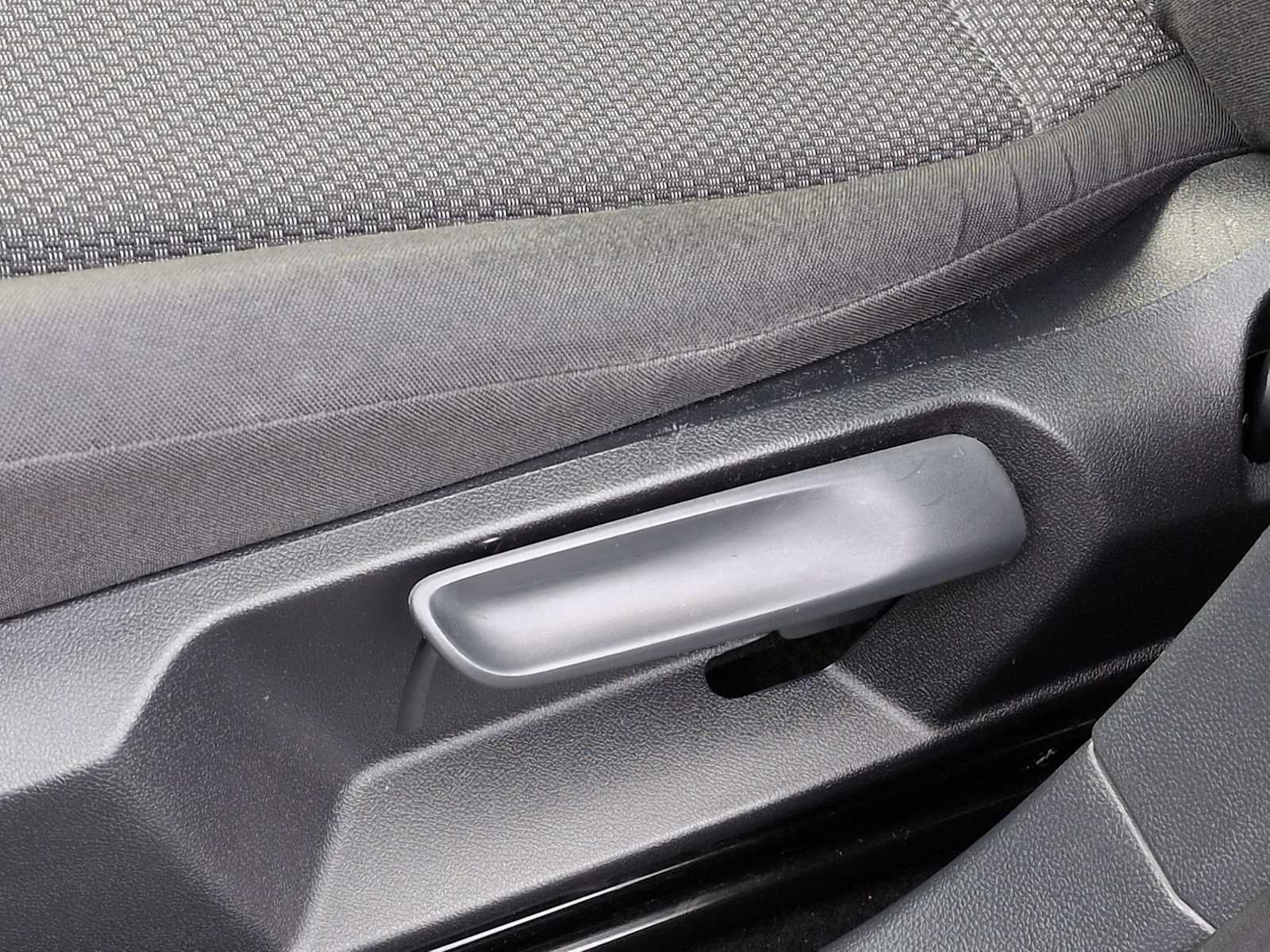 Thumbnail: 2019 Volkswagen Jetta - 17