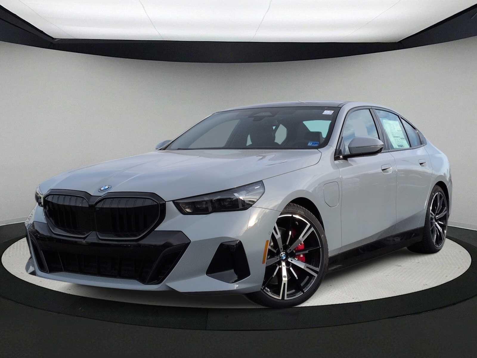 Thumbnail: 2026 BMW 5 Series - 1