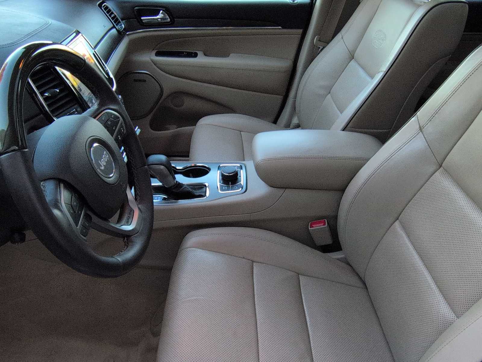 Thumbnail: 2020 Jeep Grand Cherokee - 10