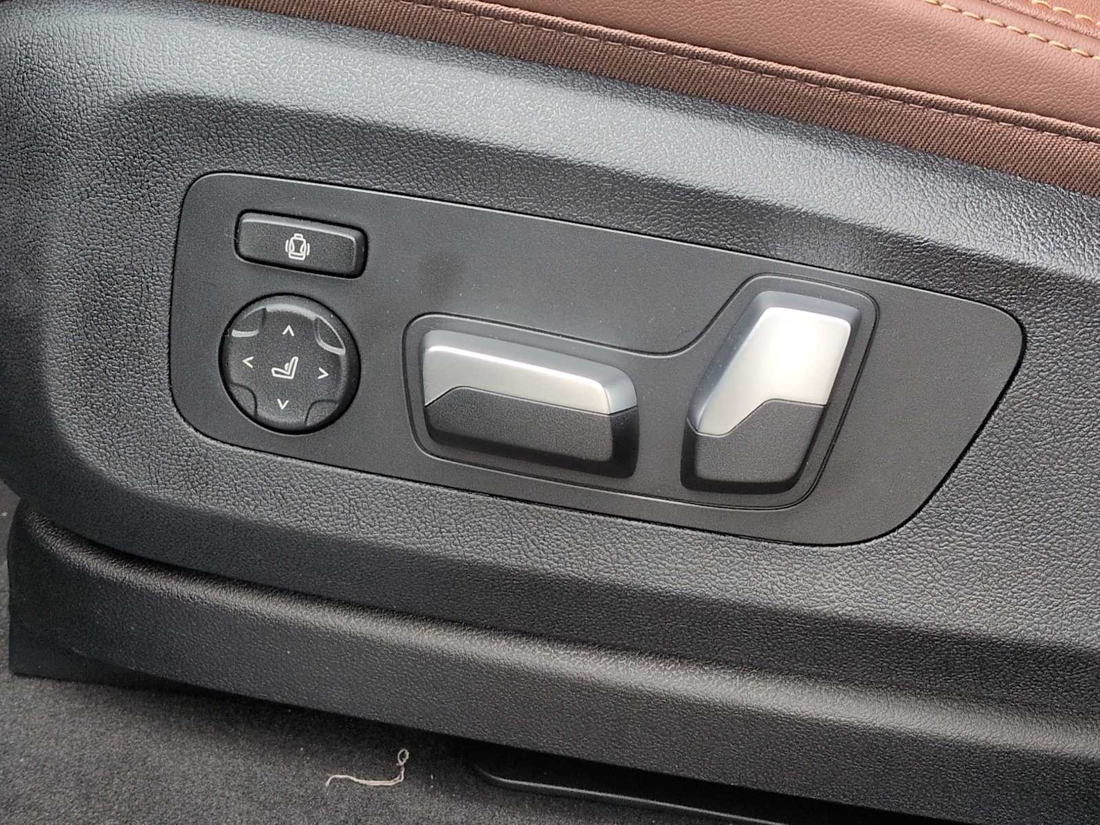 Thumbnail: 2026 BMW X5 - 17