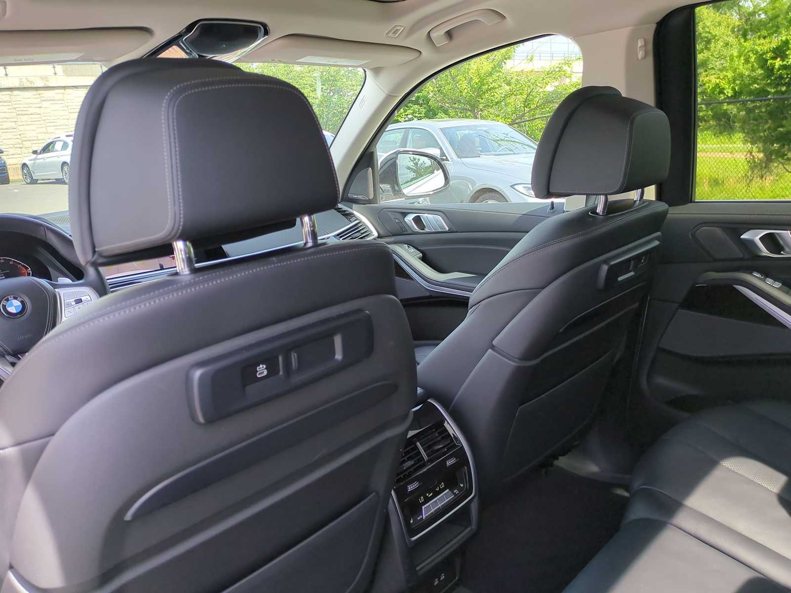 Thumbnail: 2021 BMW X7 - 18