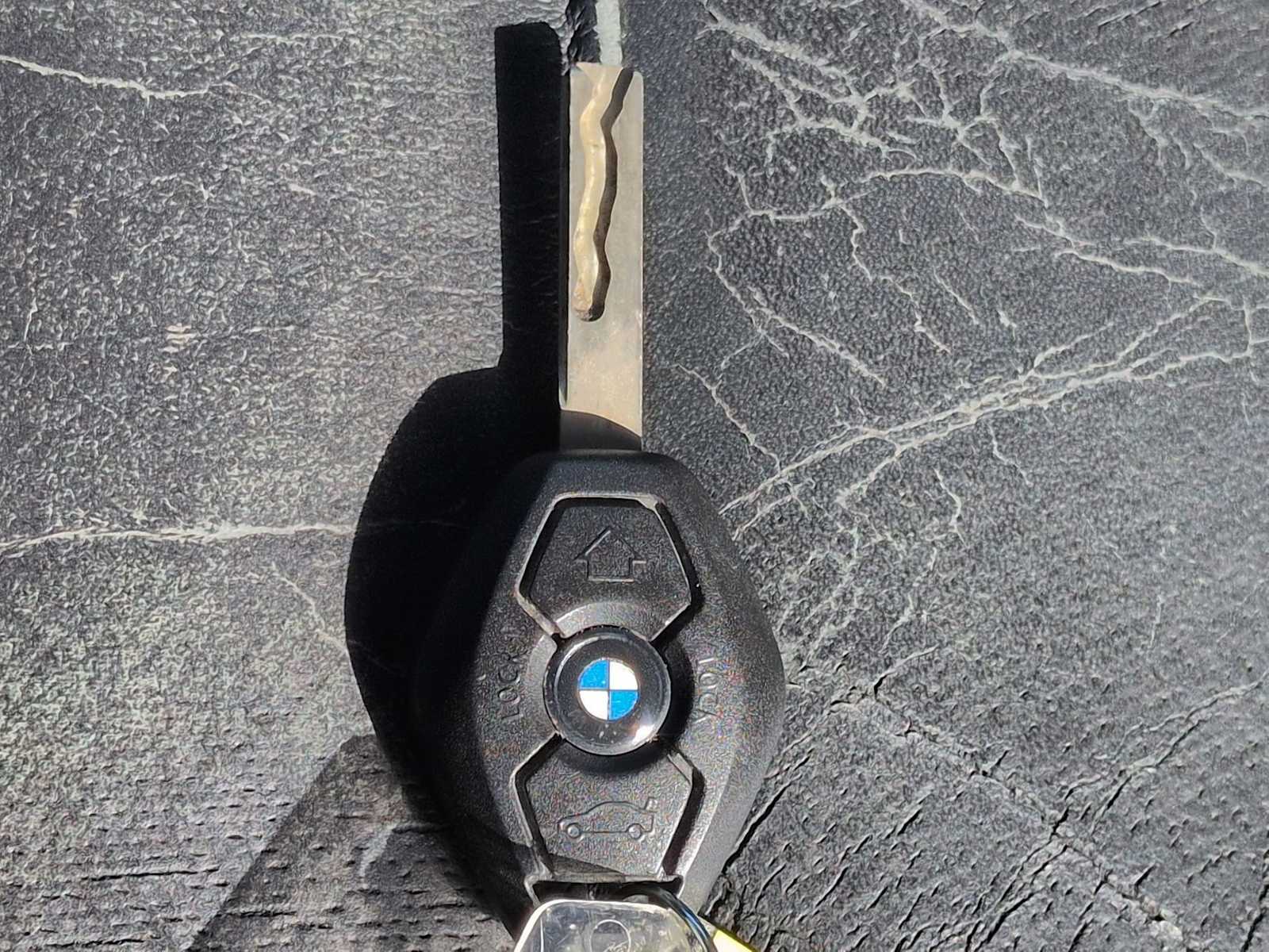 Thumbnail: 2004 BMW 3 Series - 30