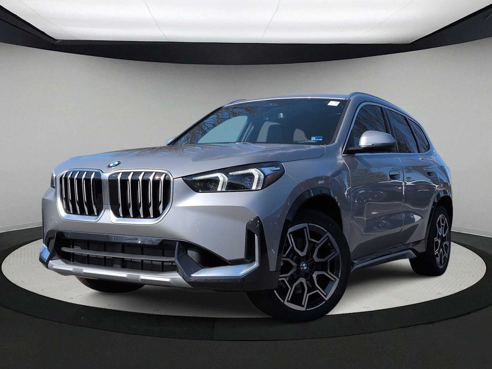 Thumbnail: 2026 BMW X1 - 1