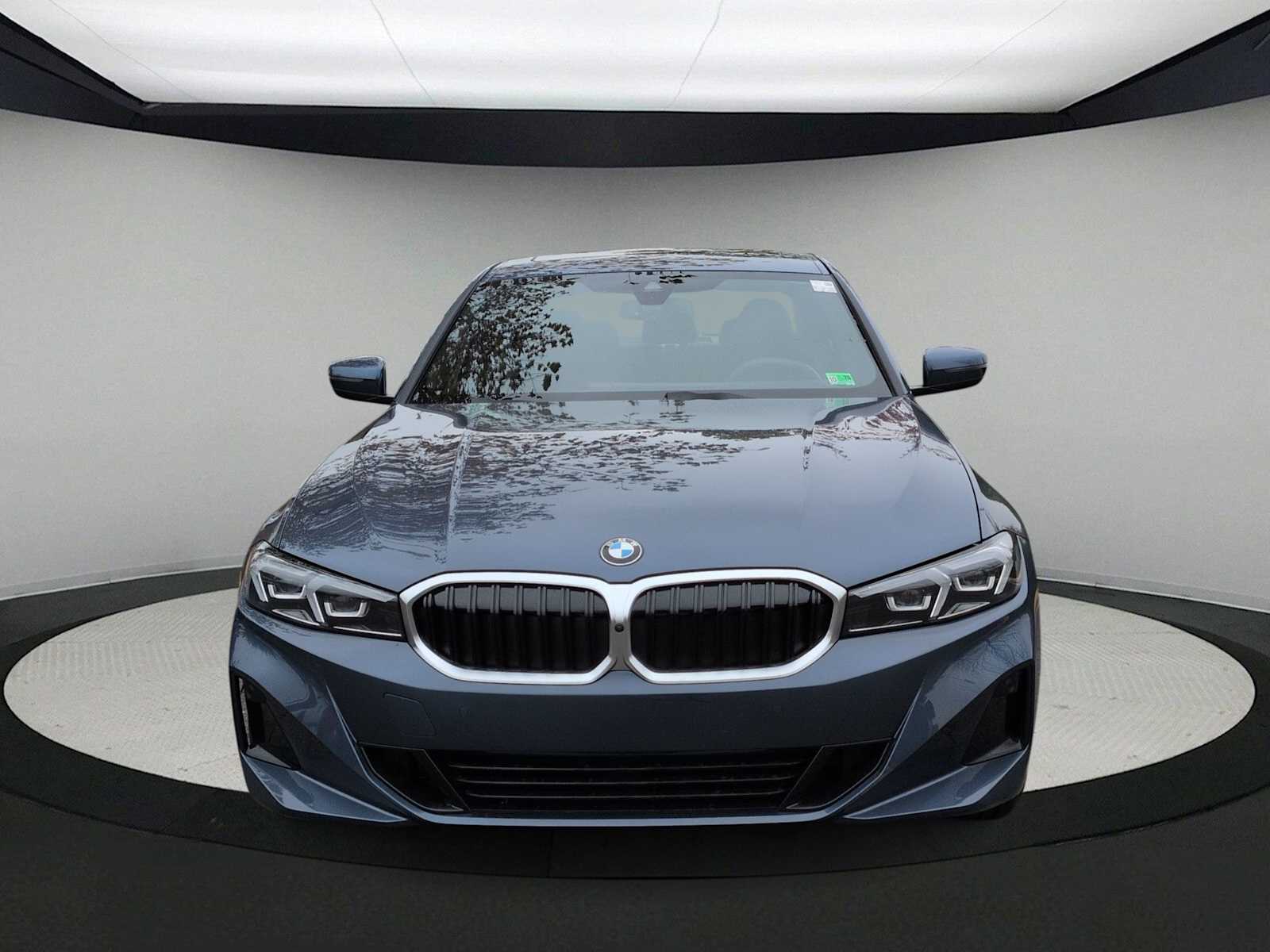 Thumbnail: 2026 BMW 3 Series - 3