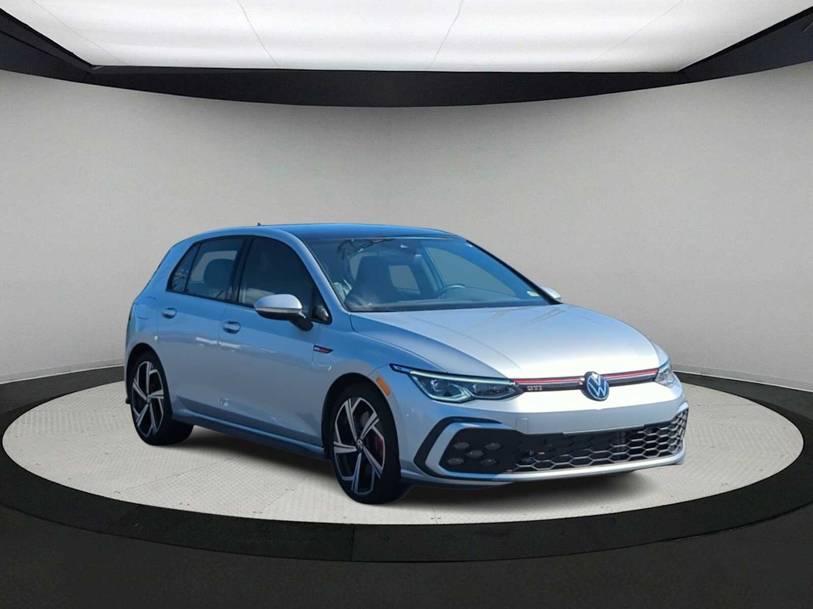 Thumbnail: 2024 Volkswagen Golf - 2