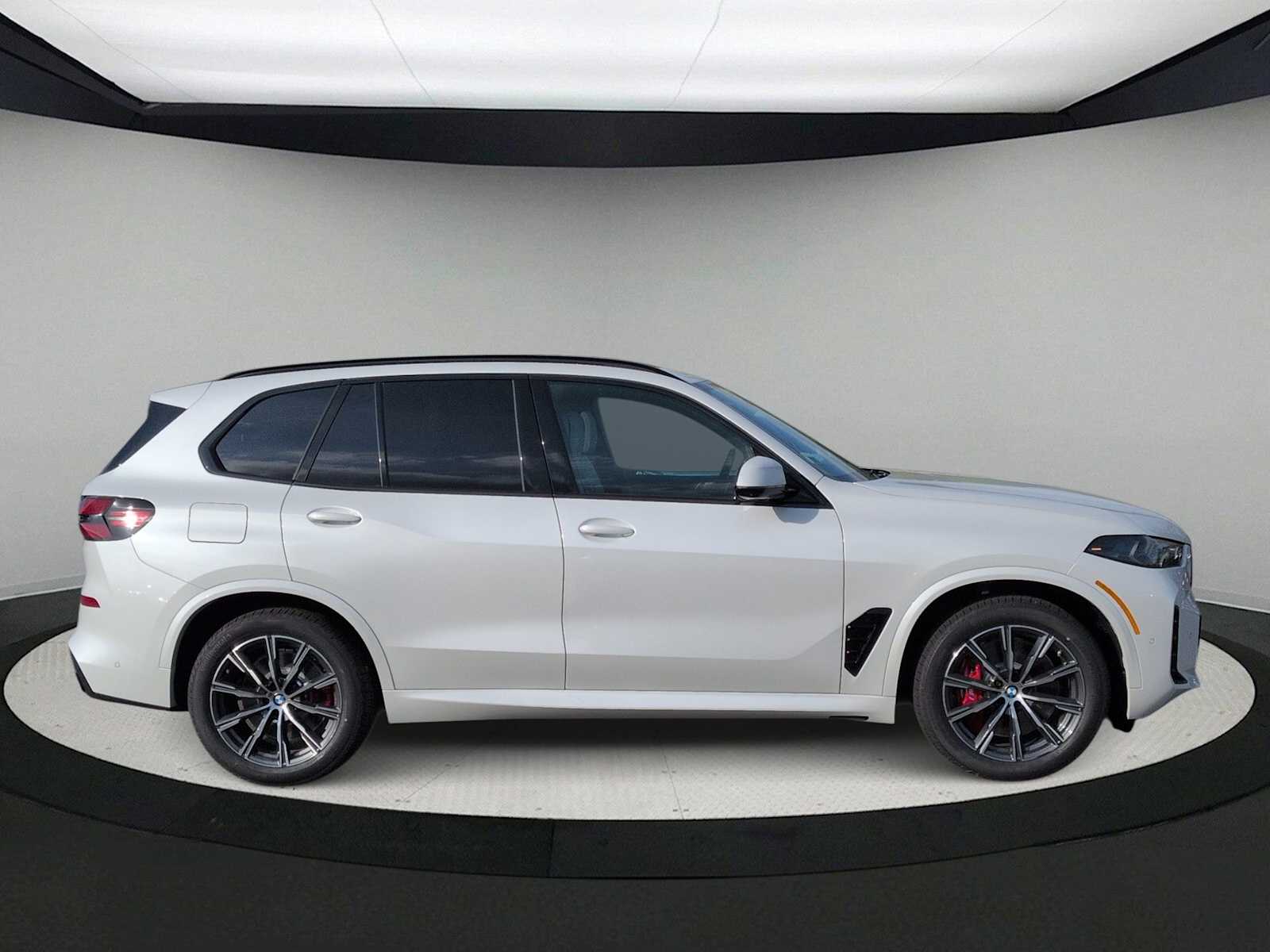 Thumbnail: 2026 BMW X5 - 9