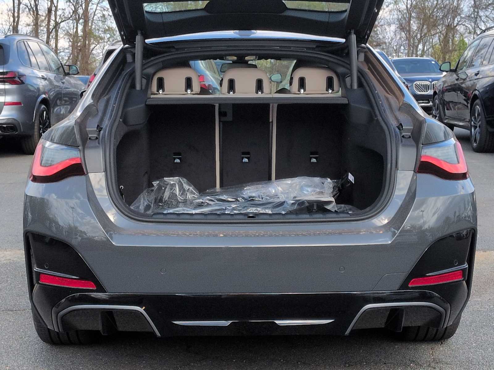 Thumbnail: 2026 BMW i4 - 36