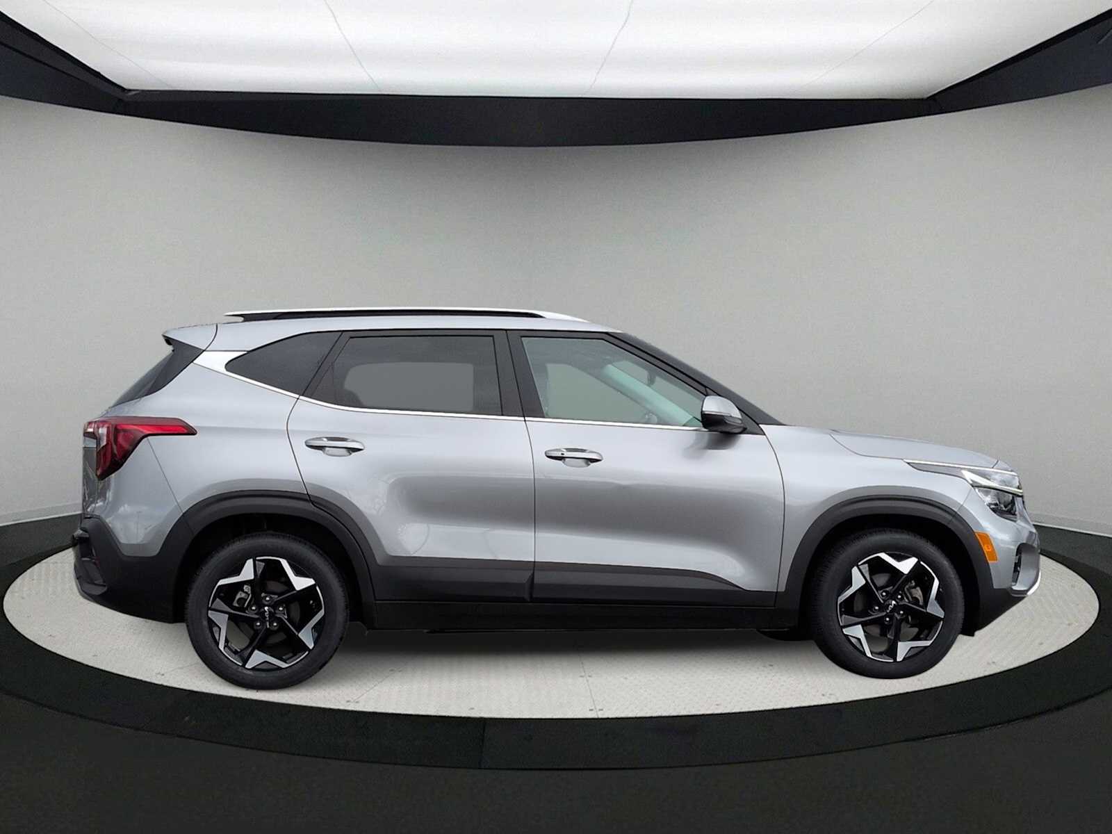 Thumbnail: 2024 Kia Seltos - 9
