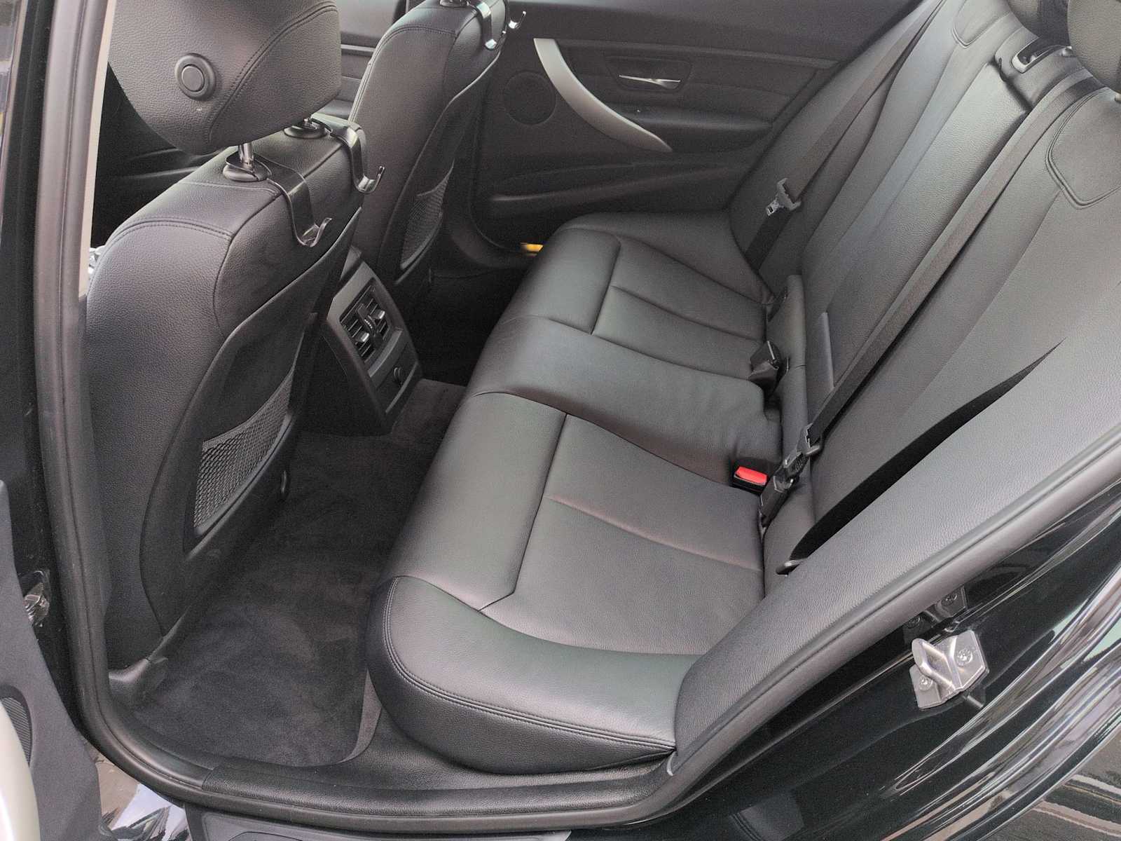 Thumbnail: 2013 BMW 3 Series - 21