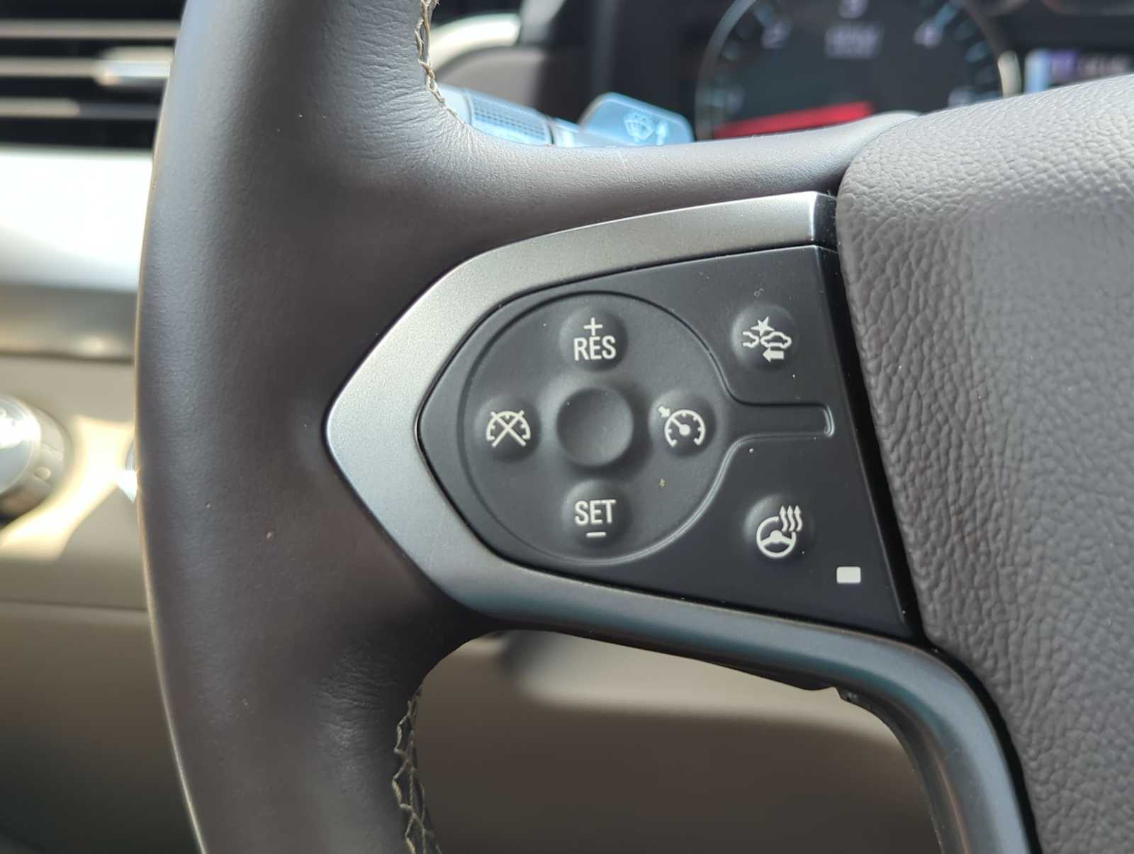 Thumbnail: 2015 Chevrolet Tahoe - 25