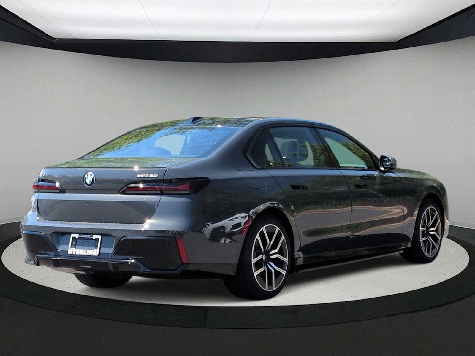 Thumbnail: 2026 BMW i7 - 8