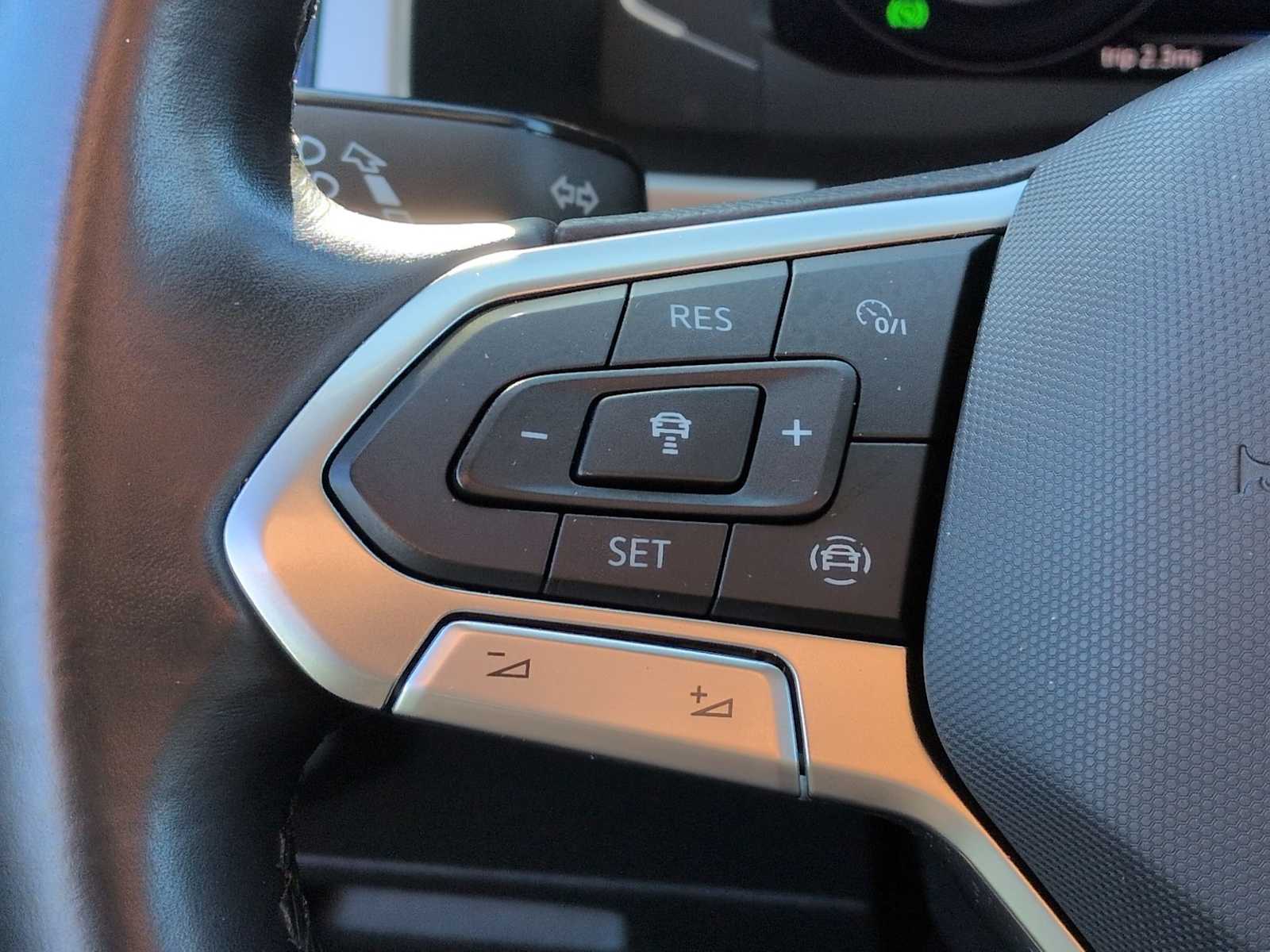 Thumbnail: 2021 Volkswagen Atlas - 23