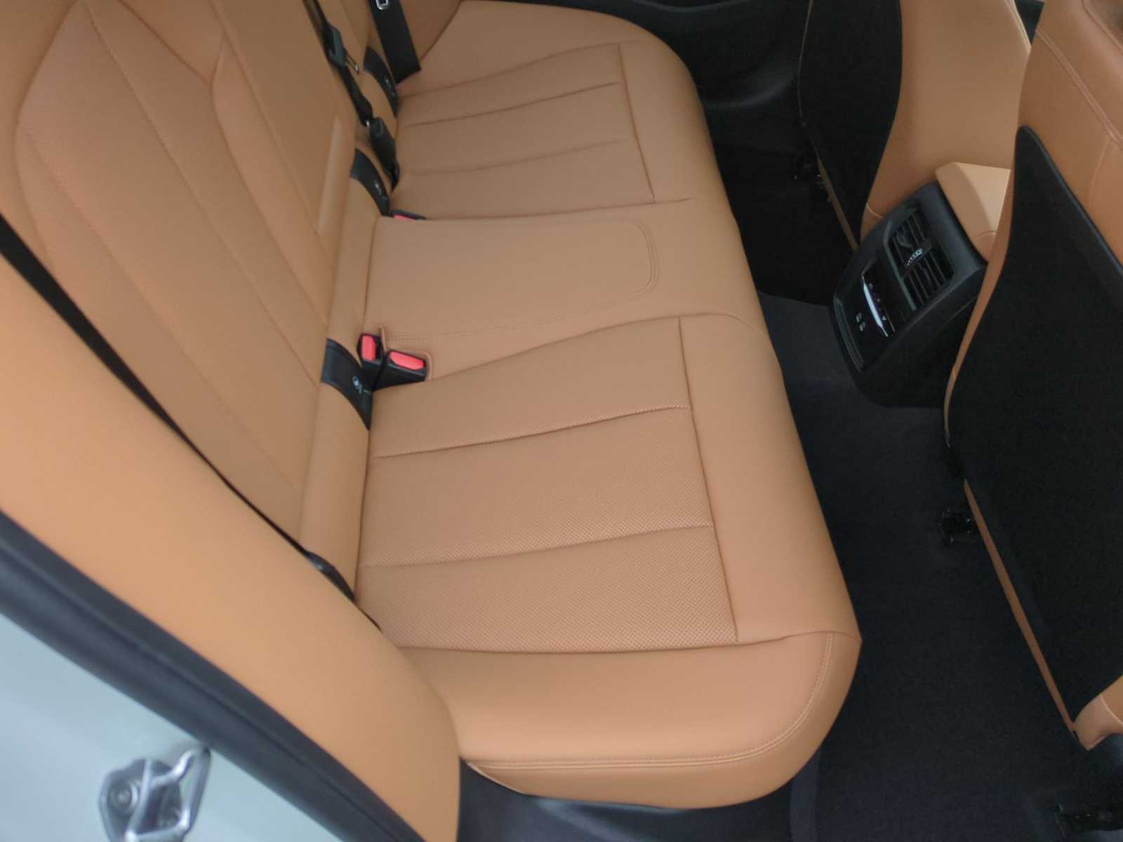 Thumbnail: 2025 BMW 3 Series - 21