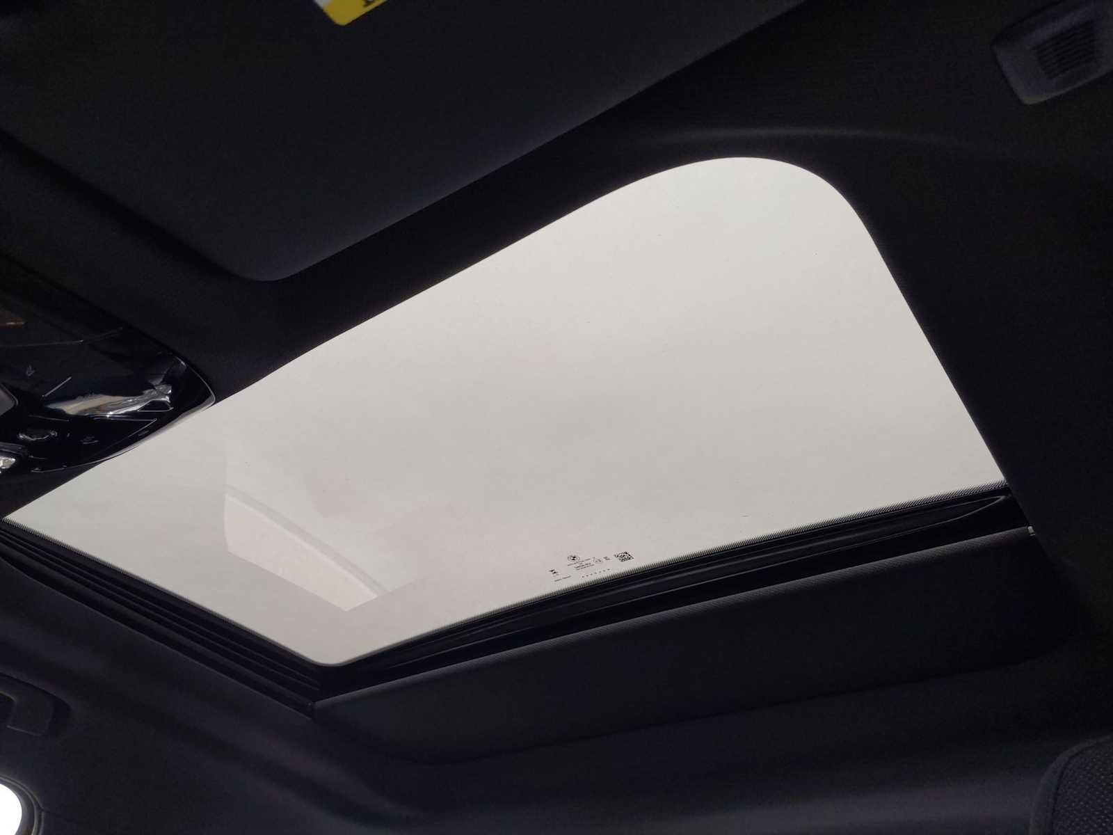 Thumbnail: 2025 BMW i5 - 19