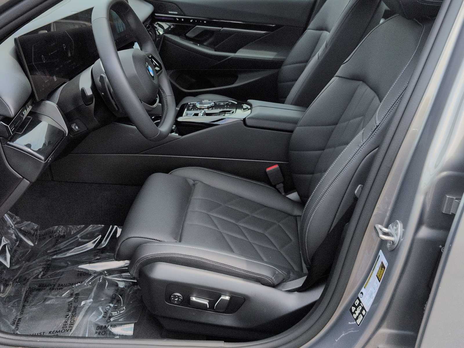 Thumbnail: 2024 BMW 5 Series - 17