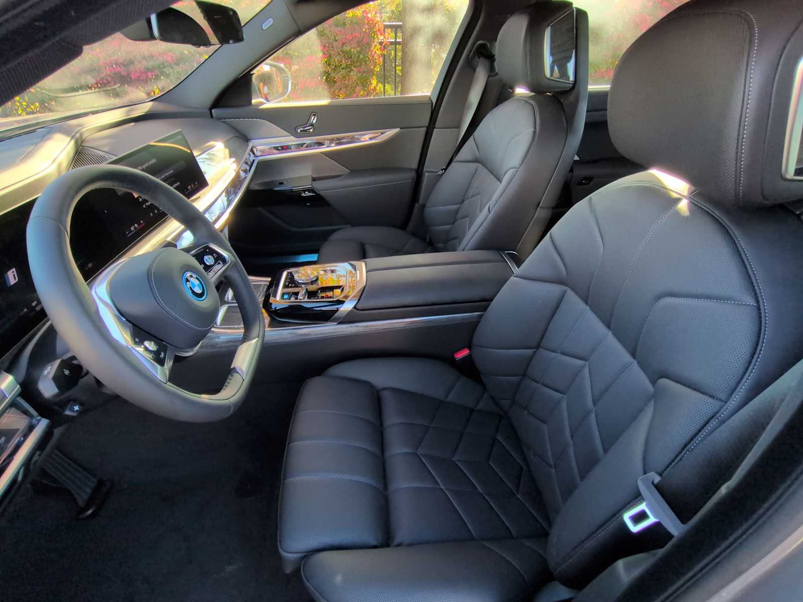 Thumbnail: 2025 BMW i7 - 17