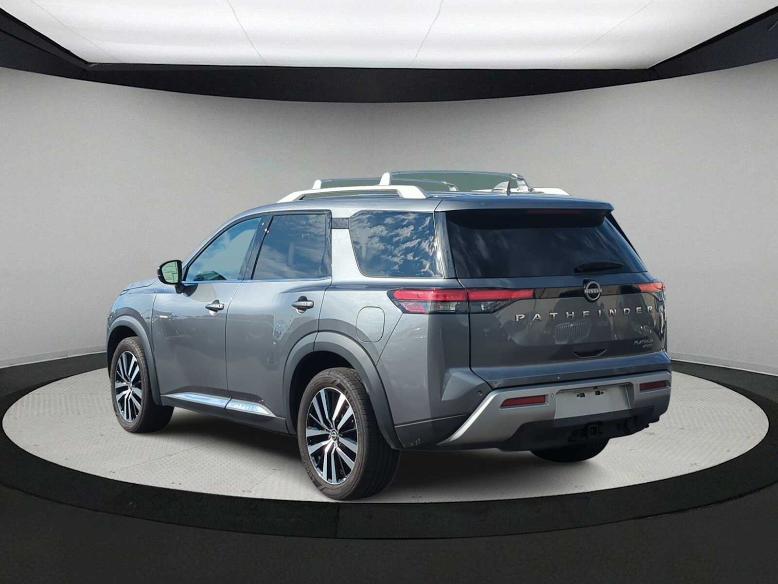 Thumbnail: 2023 Nissan Pathfinder - 6