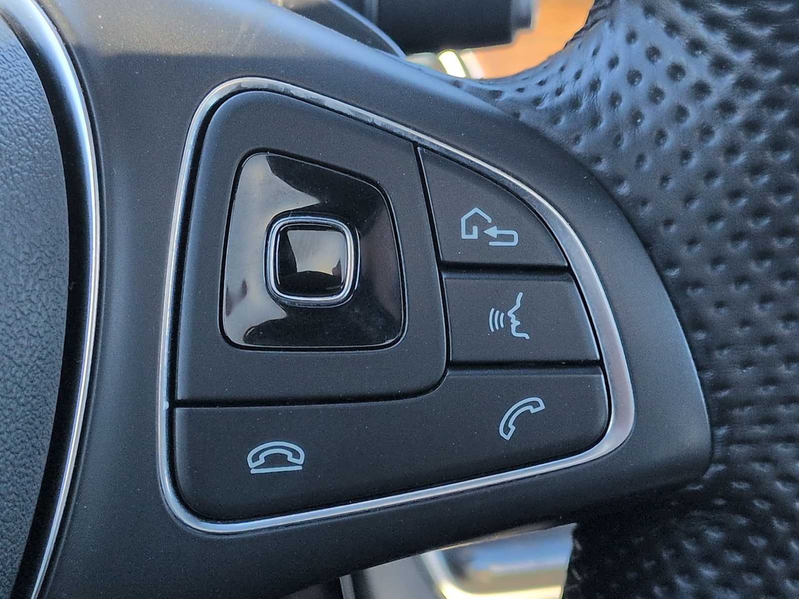 Thumbnail: 2017 Mercedes-Benz E-Class - 27