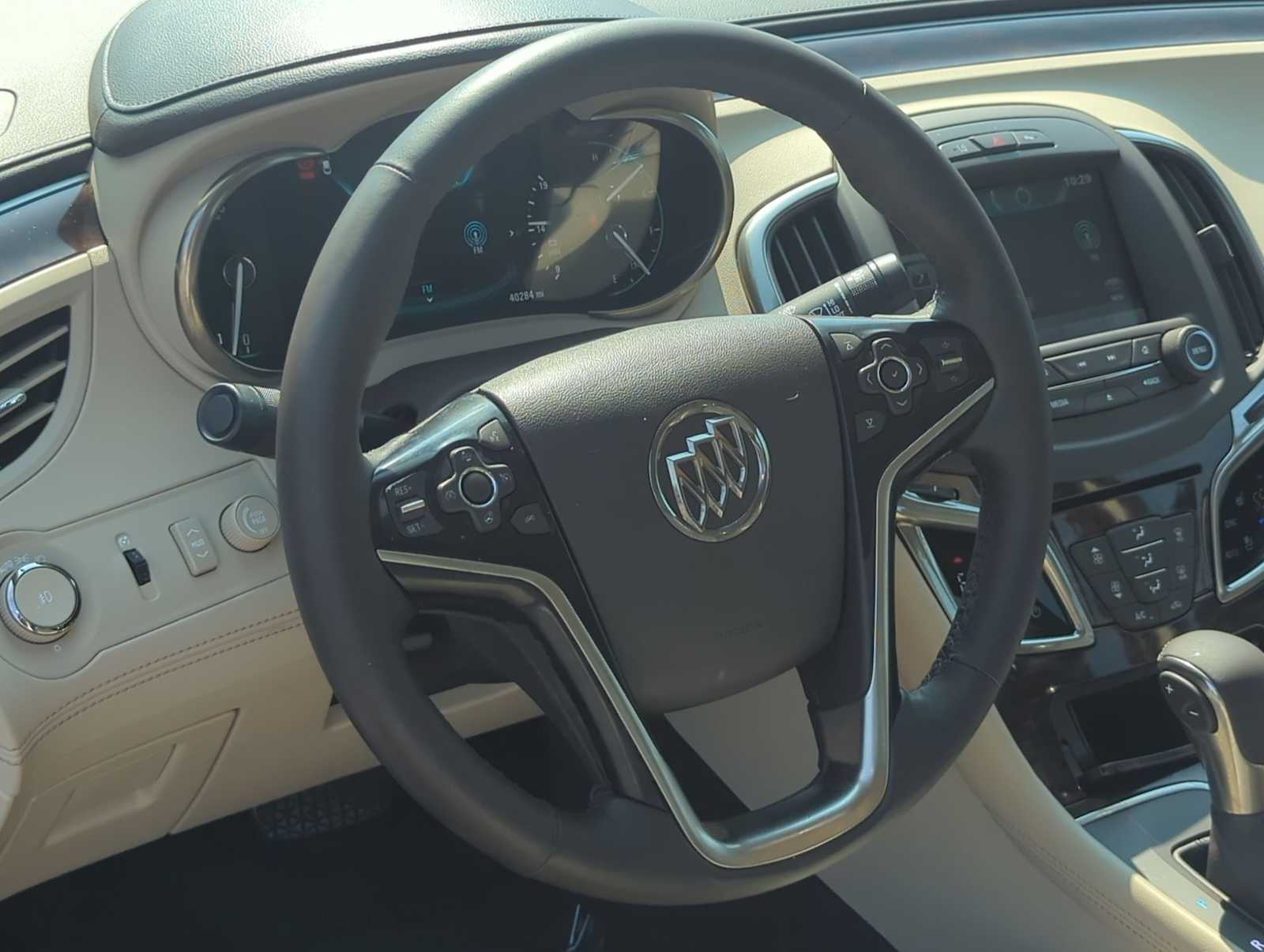 Thumbnail: 2015 Buick LaCrosse - 23