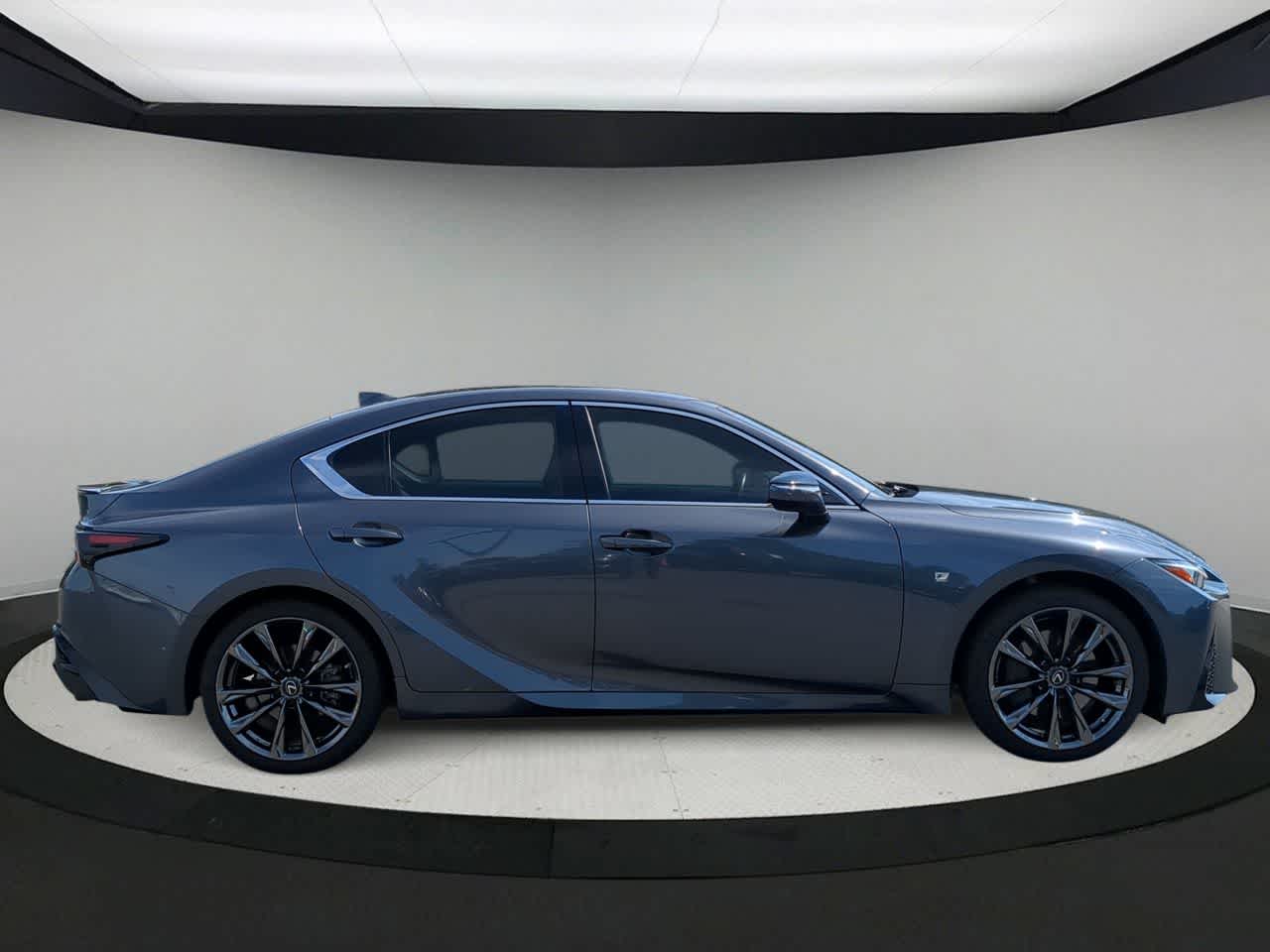 Thumbnail: 2021 Lexus IS - 9