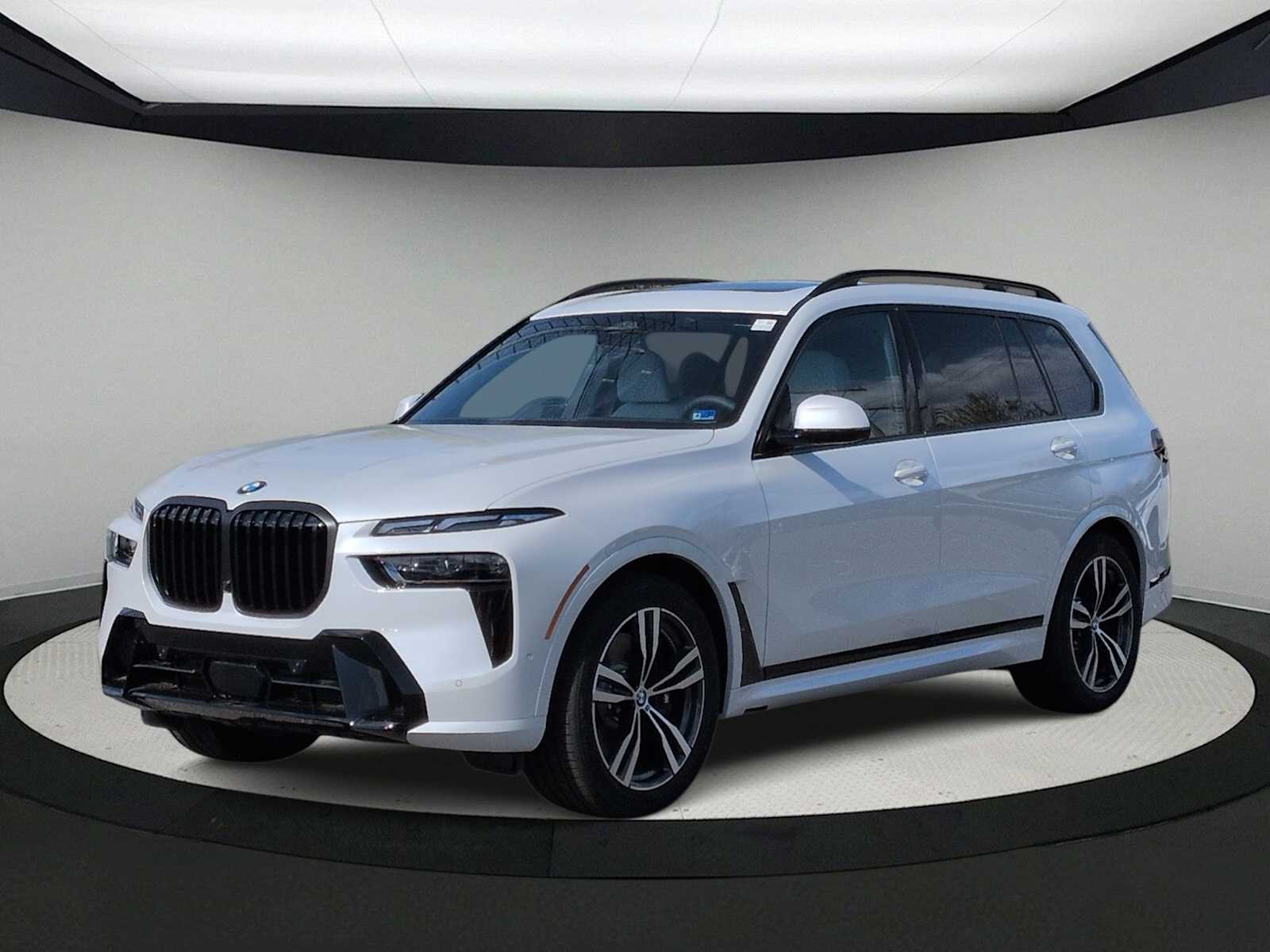 Thumbnail: 2026 BMW X7 - 4