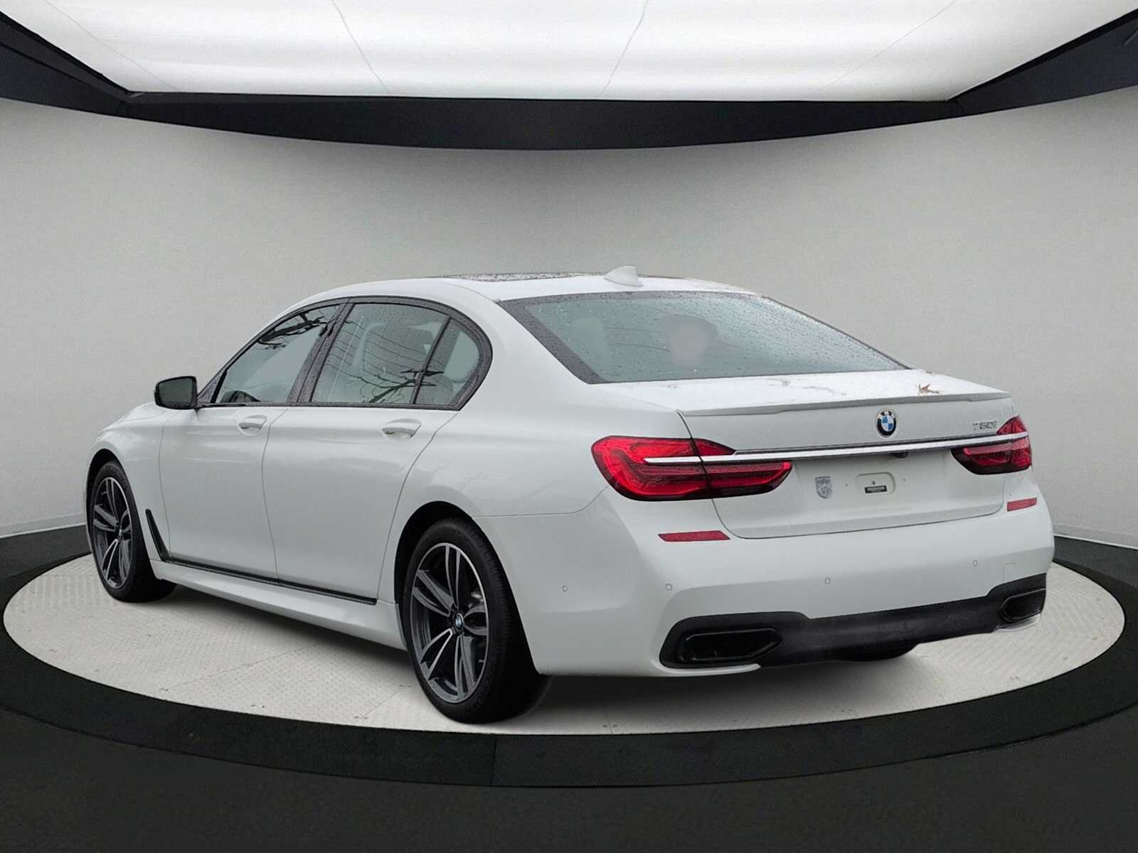 Thumbnail: 2016 BMW 7 Series - 6