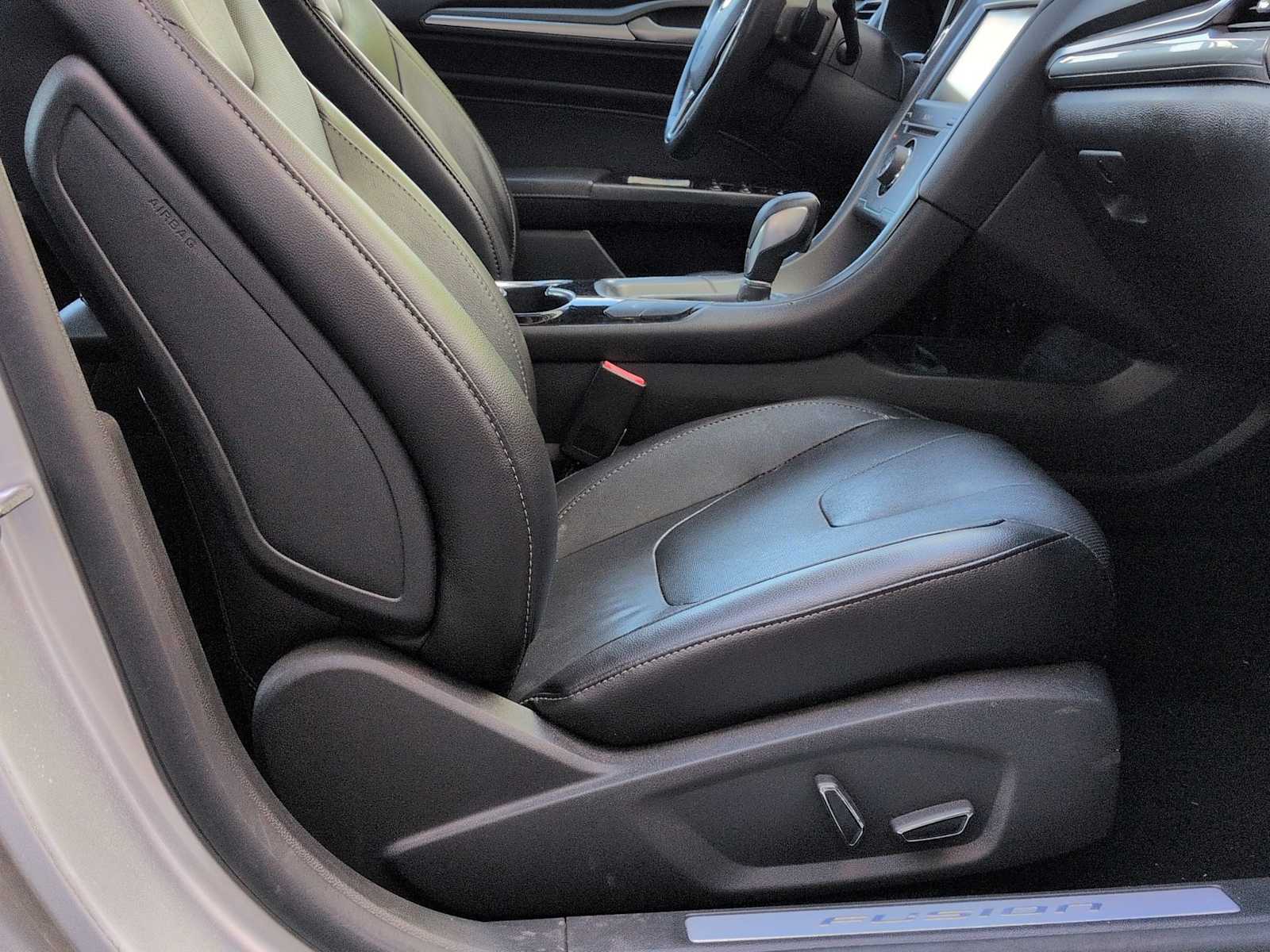 Thumbnail: 2014 Ford Fusion - 24