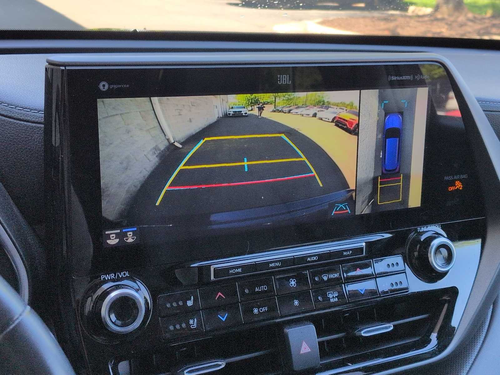 Thumbnail: 2021 Toyota Highlander - 32